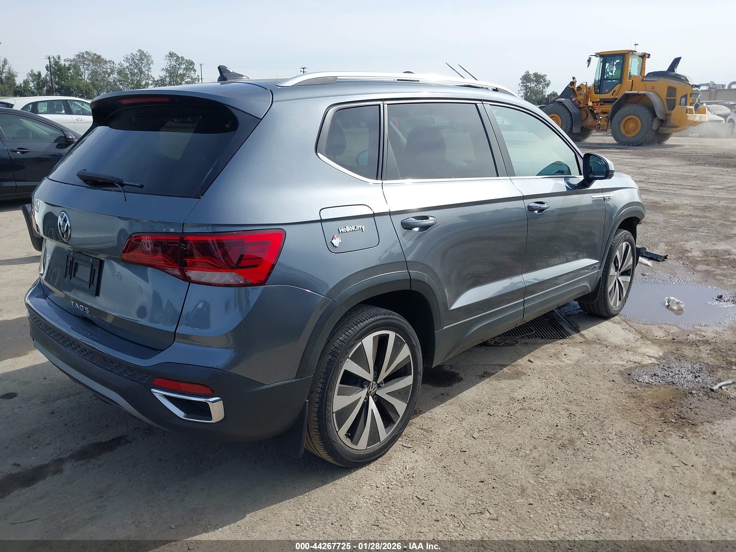 VOLKSWAGEN TAOS image 4