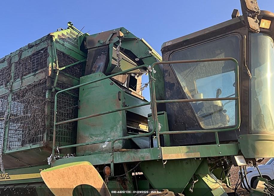 JOHN DEERE image 6
