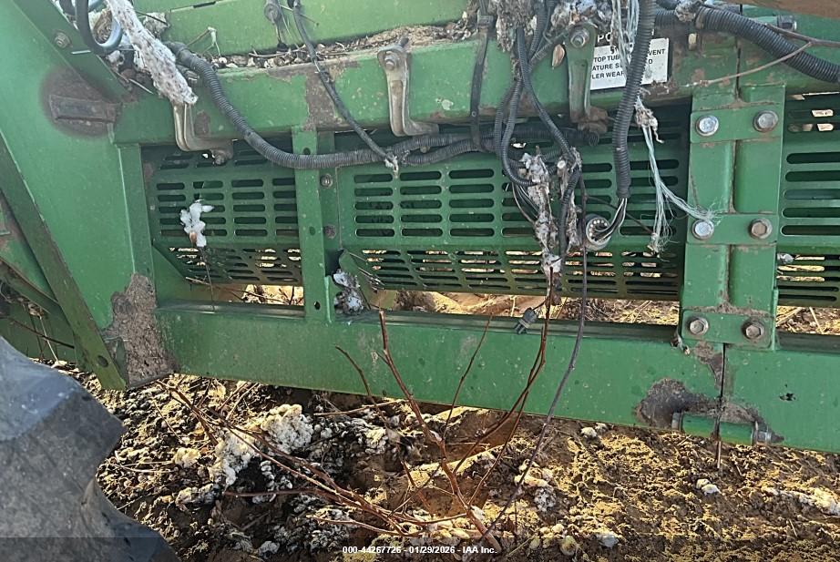 JOHN DEERE image 8