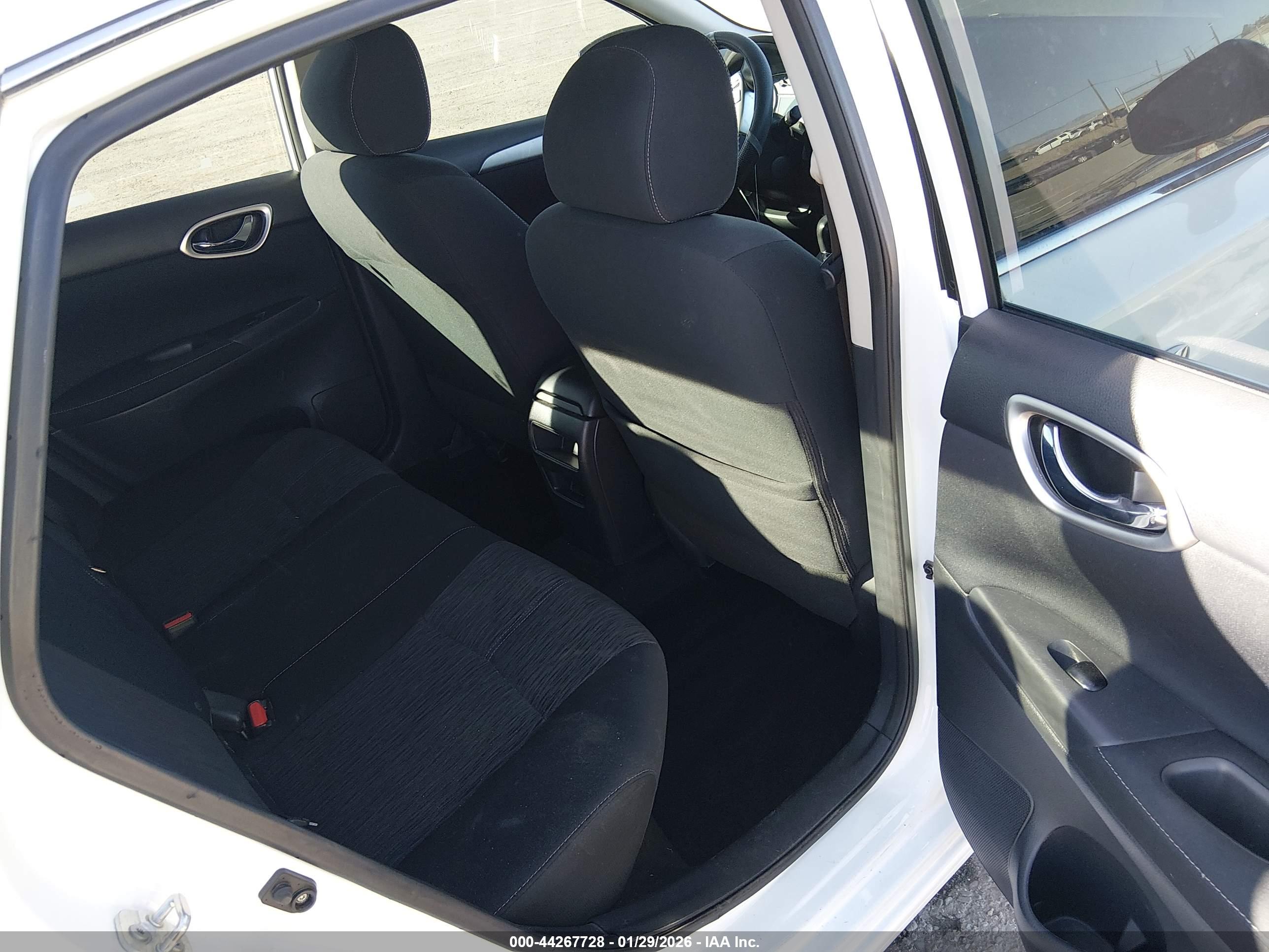 NISSAN SENTRA image 8