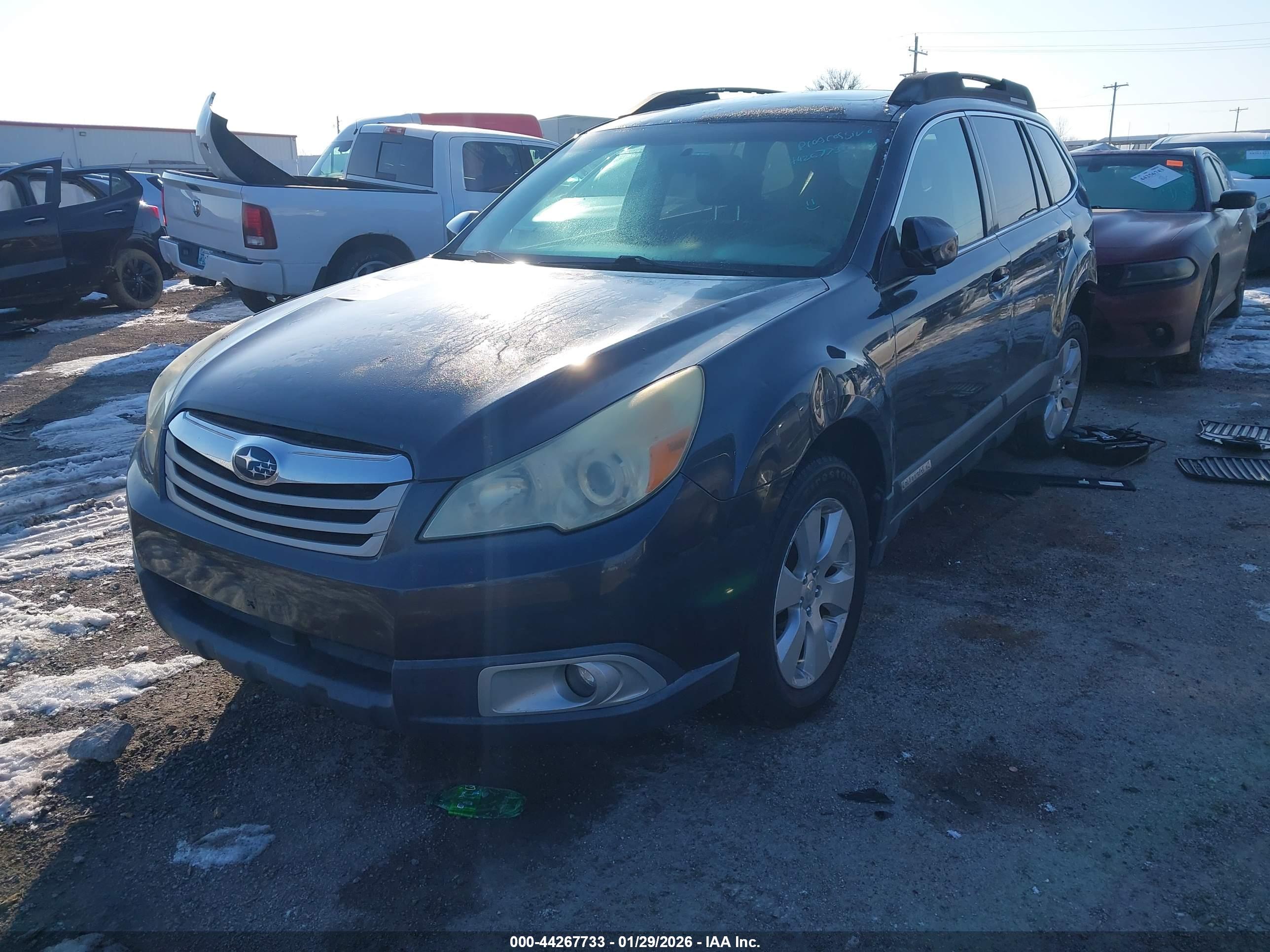 SUBARU OUTBACK image 2