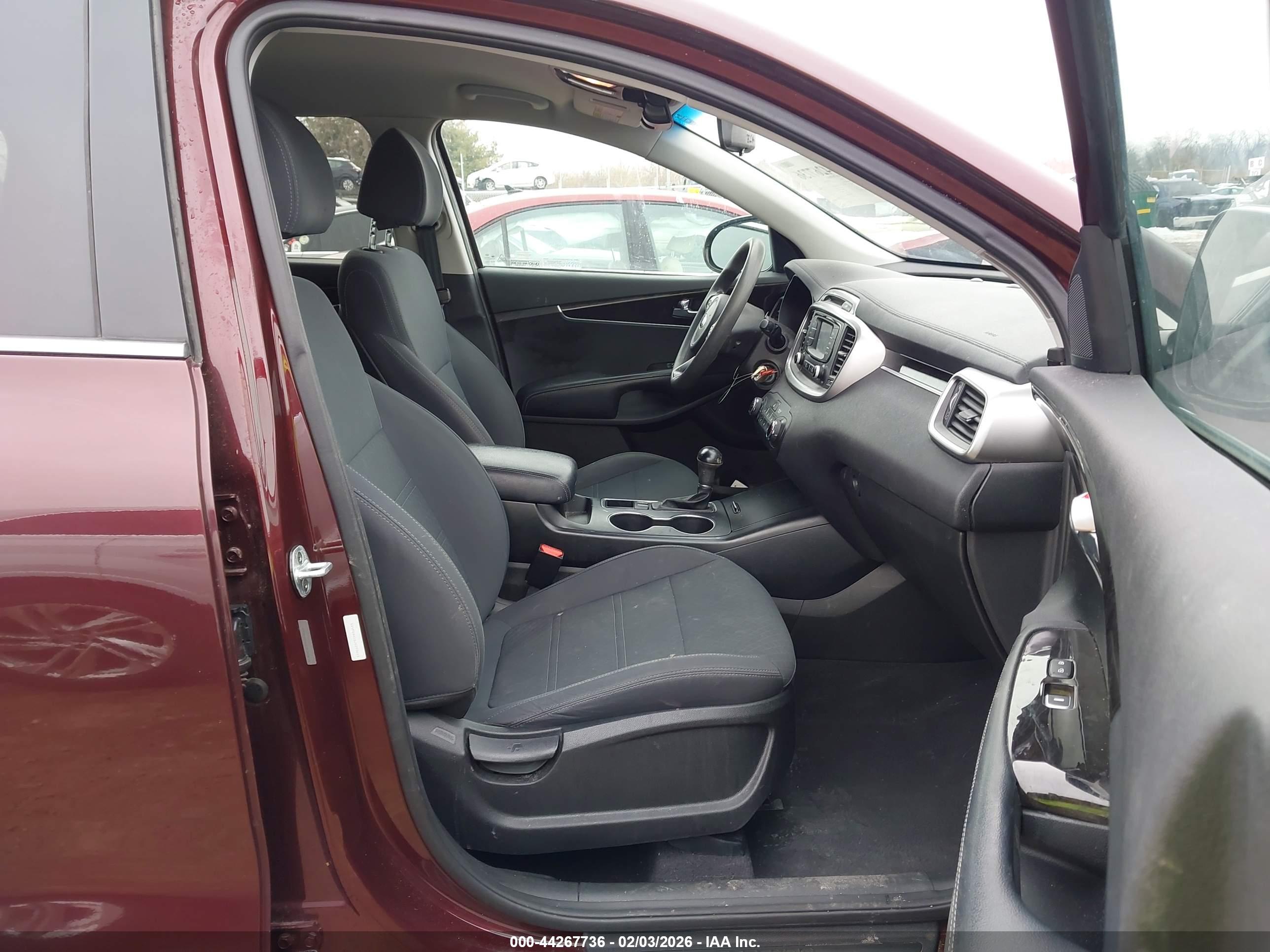KIA SORENTO image 5