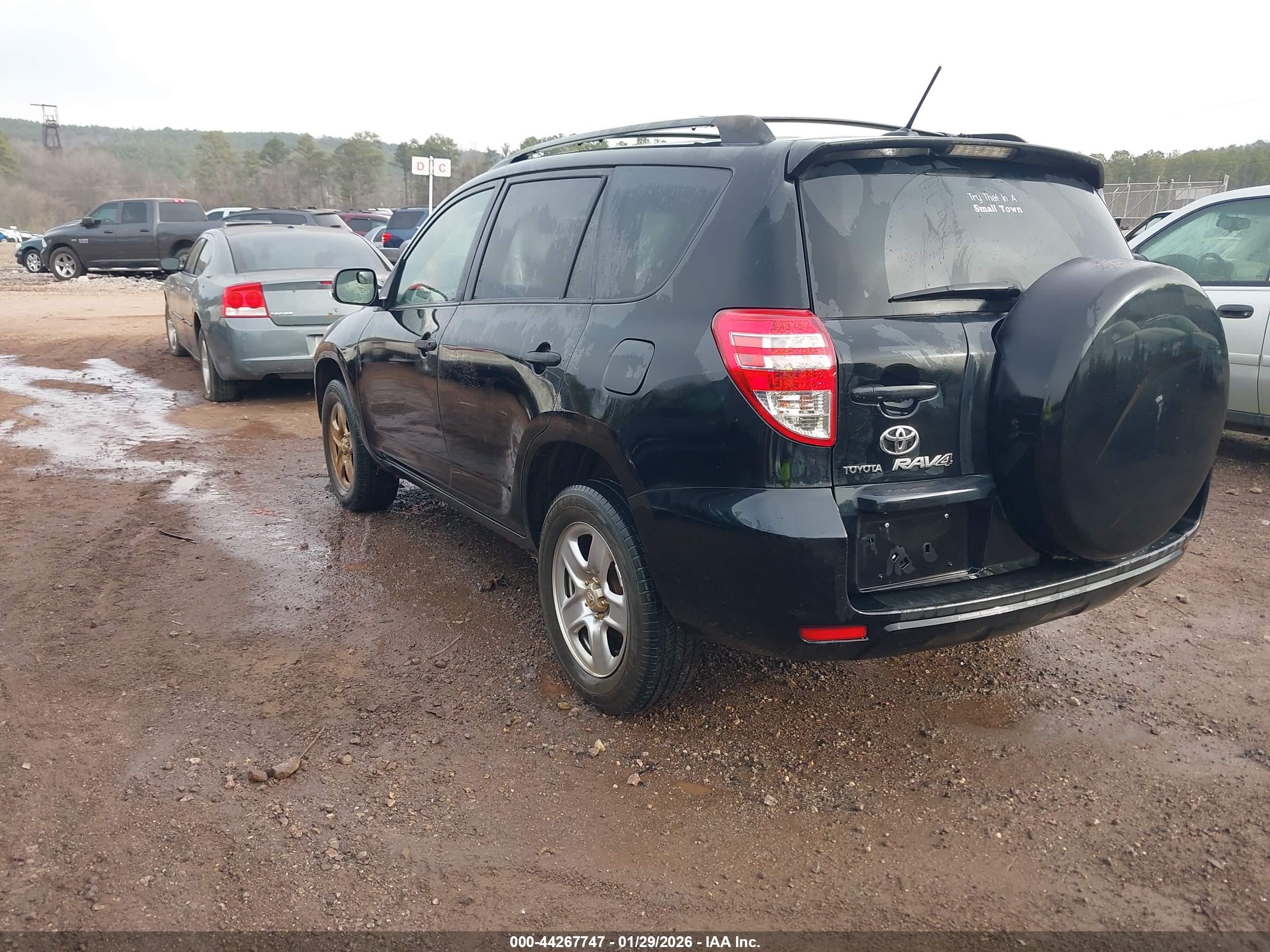 TOYOTA RAV4 image 3