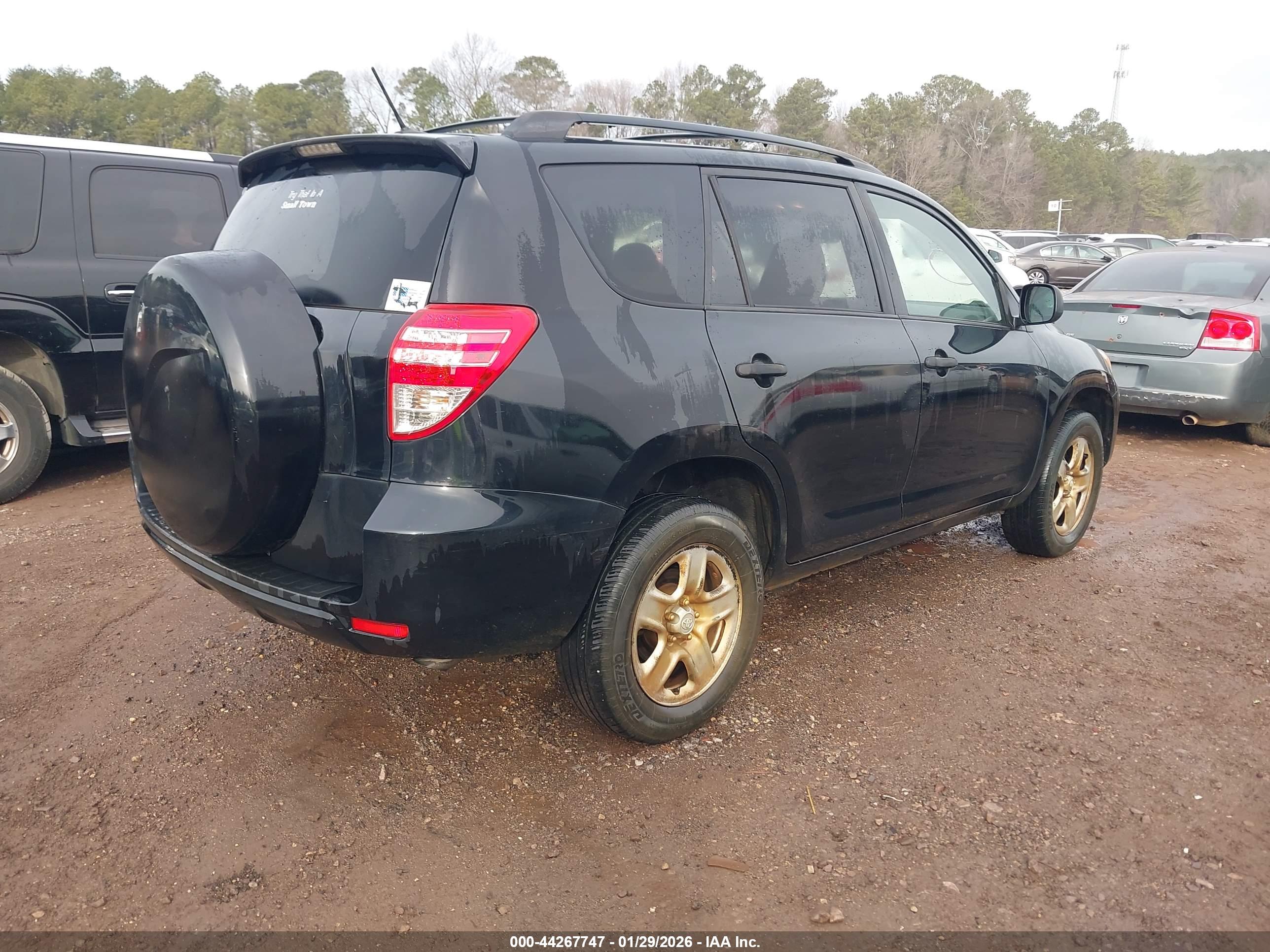 TOYOTA RAV4 image 4
