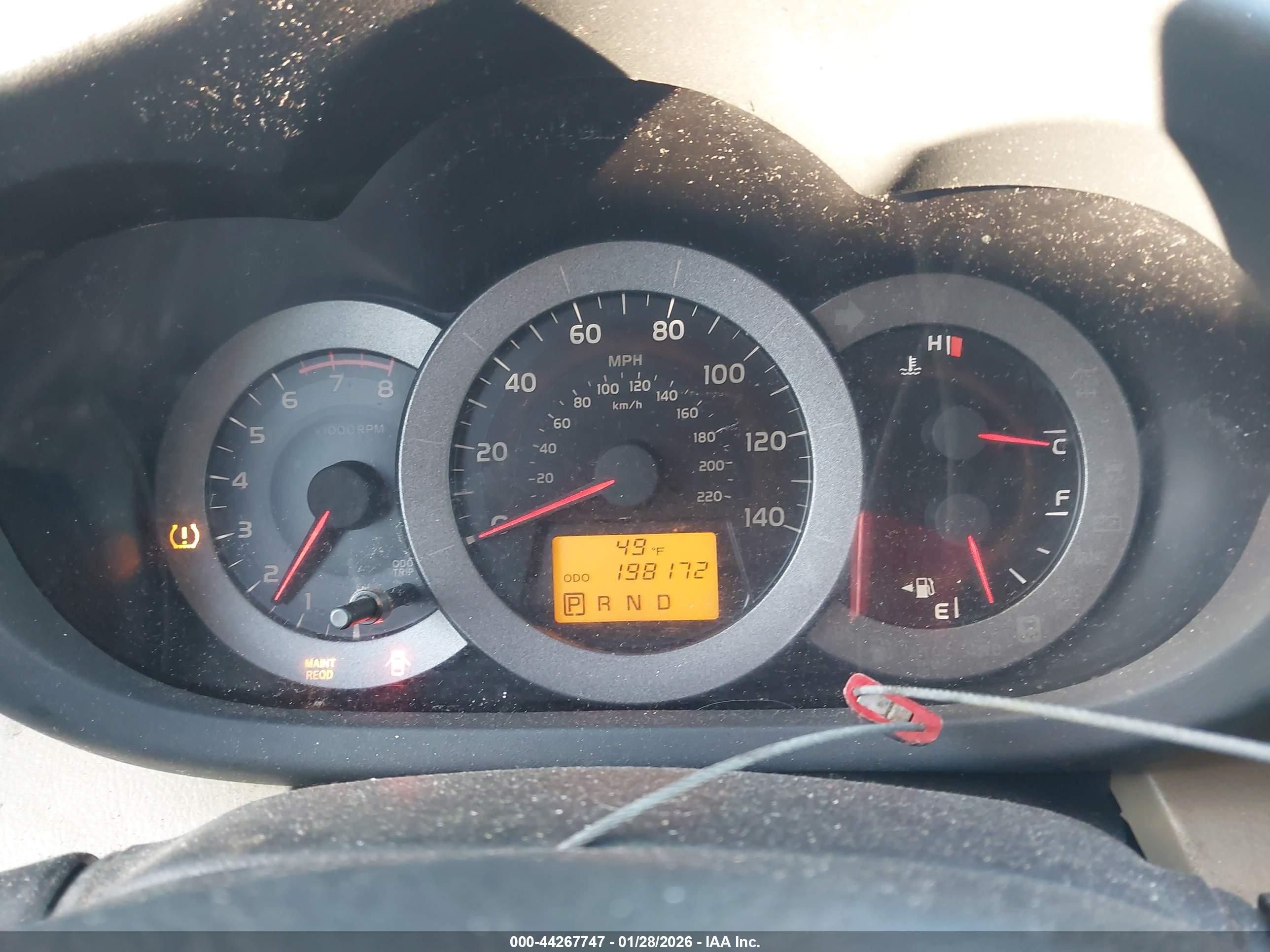 TOYOTA RAV4 image 7