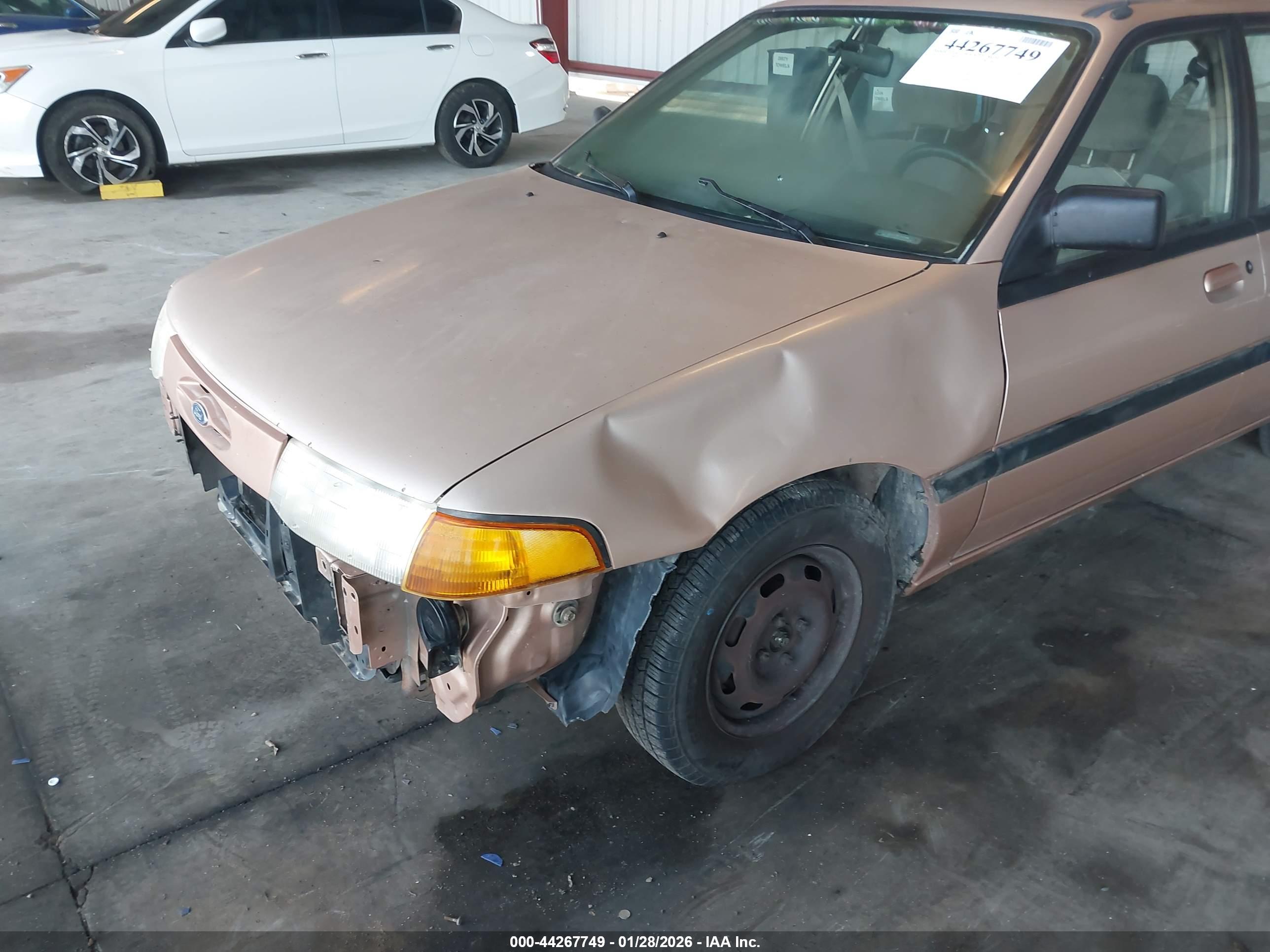 FORD ESCORT image 6