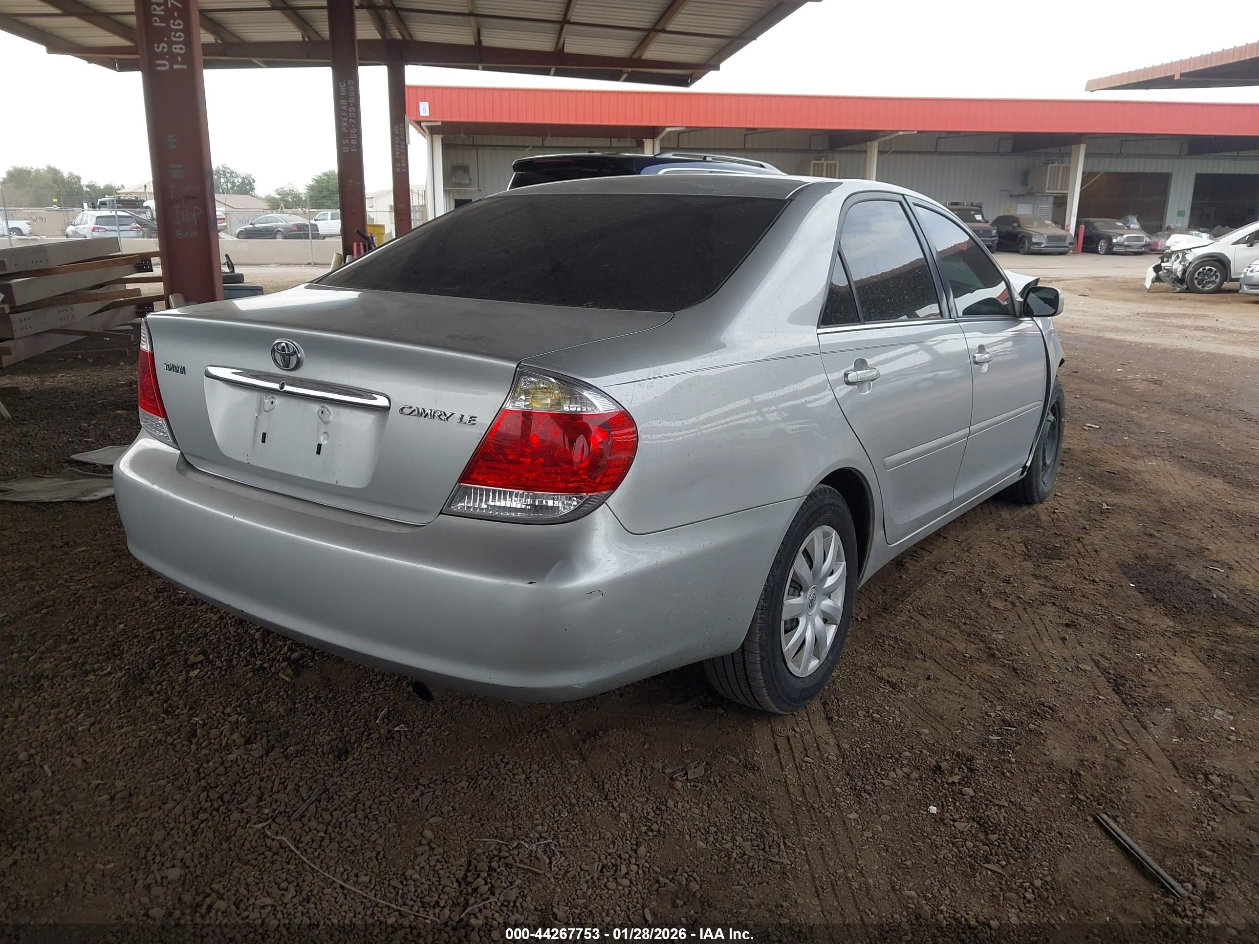 TOYOTA CAMRY image 4