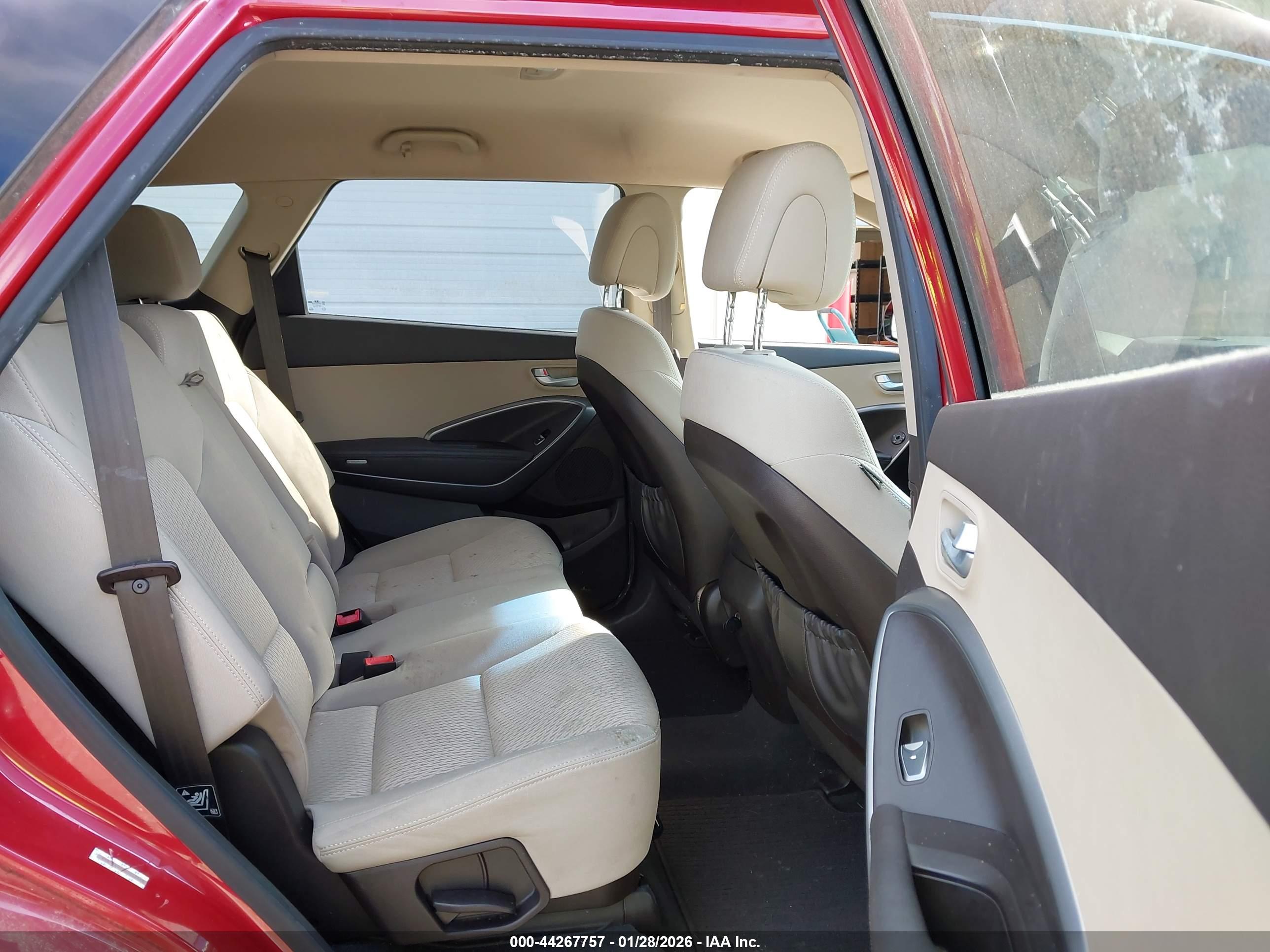 HYUNDAI SANTA image 8