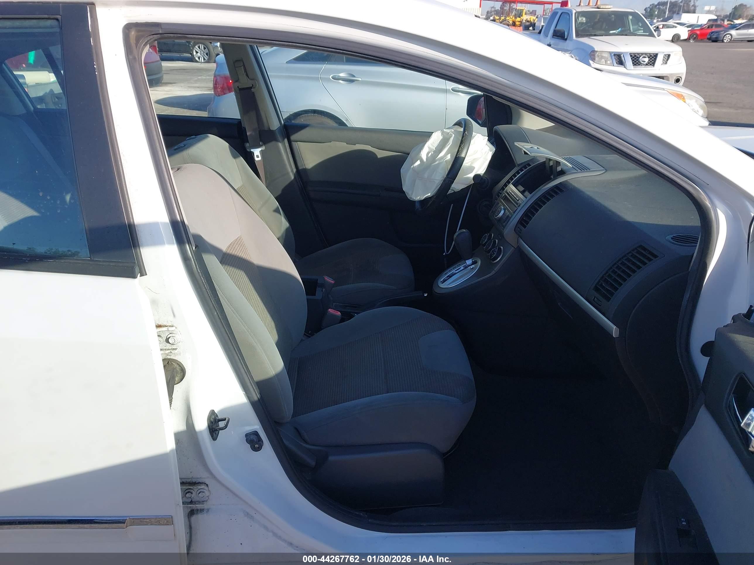 NISSAN SENTRA image 5