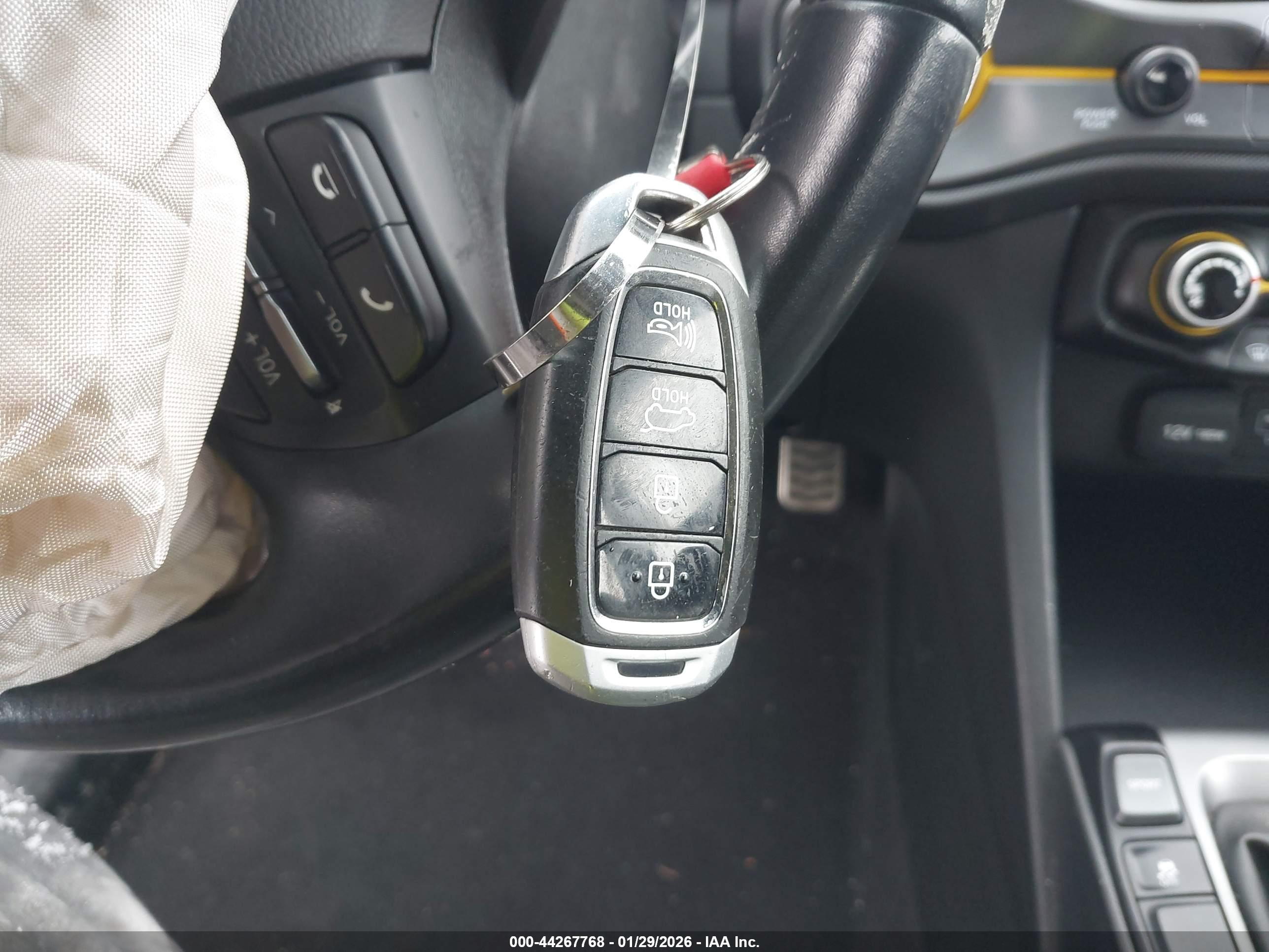 HYUNDAI VELOSTER image 11