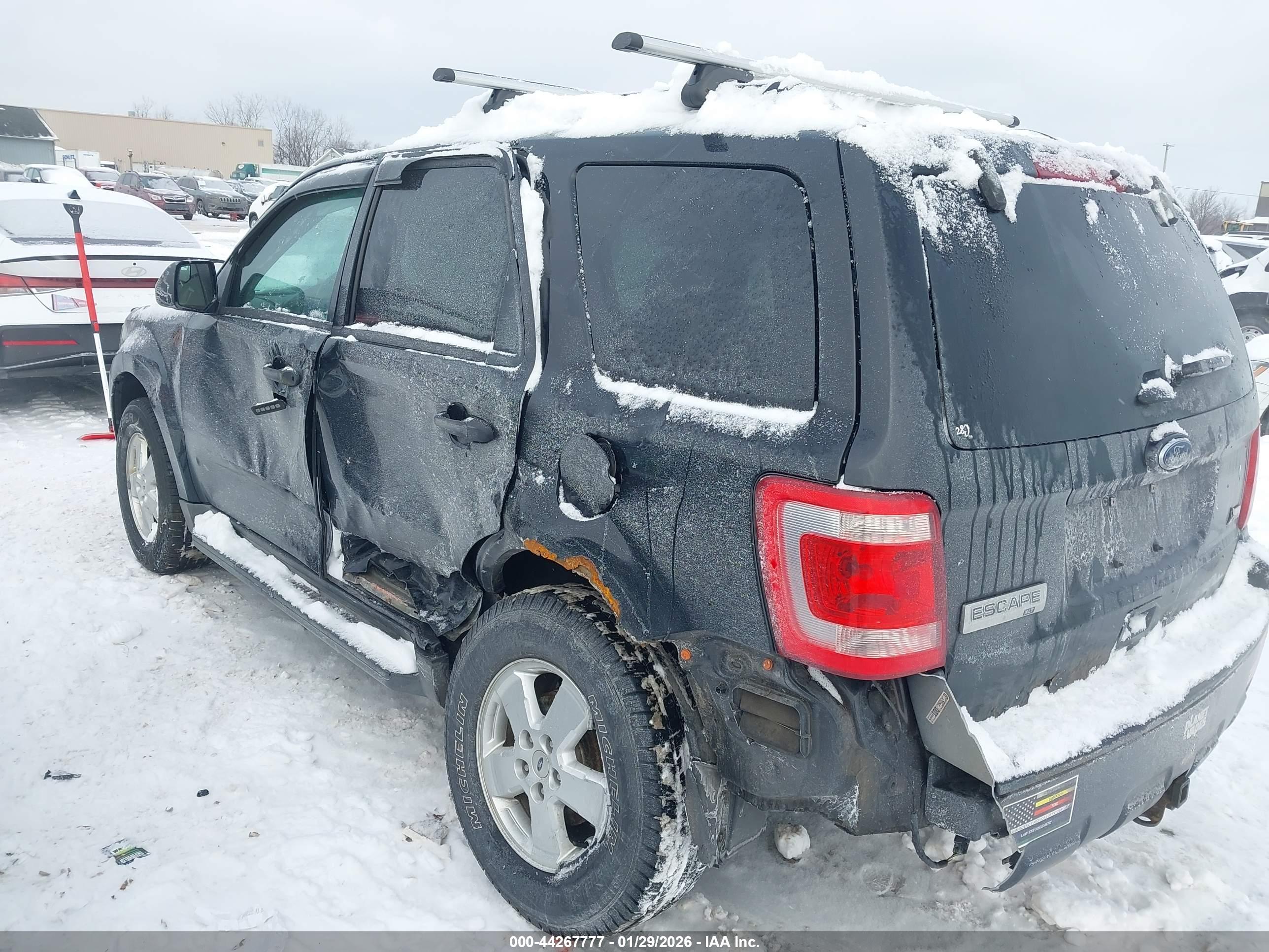 FORD ESCAPE image 3