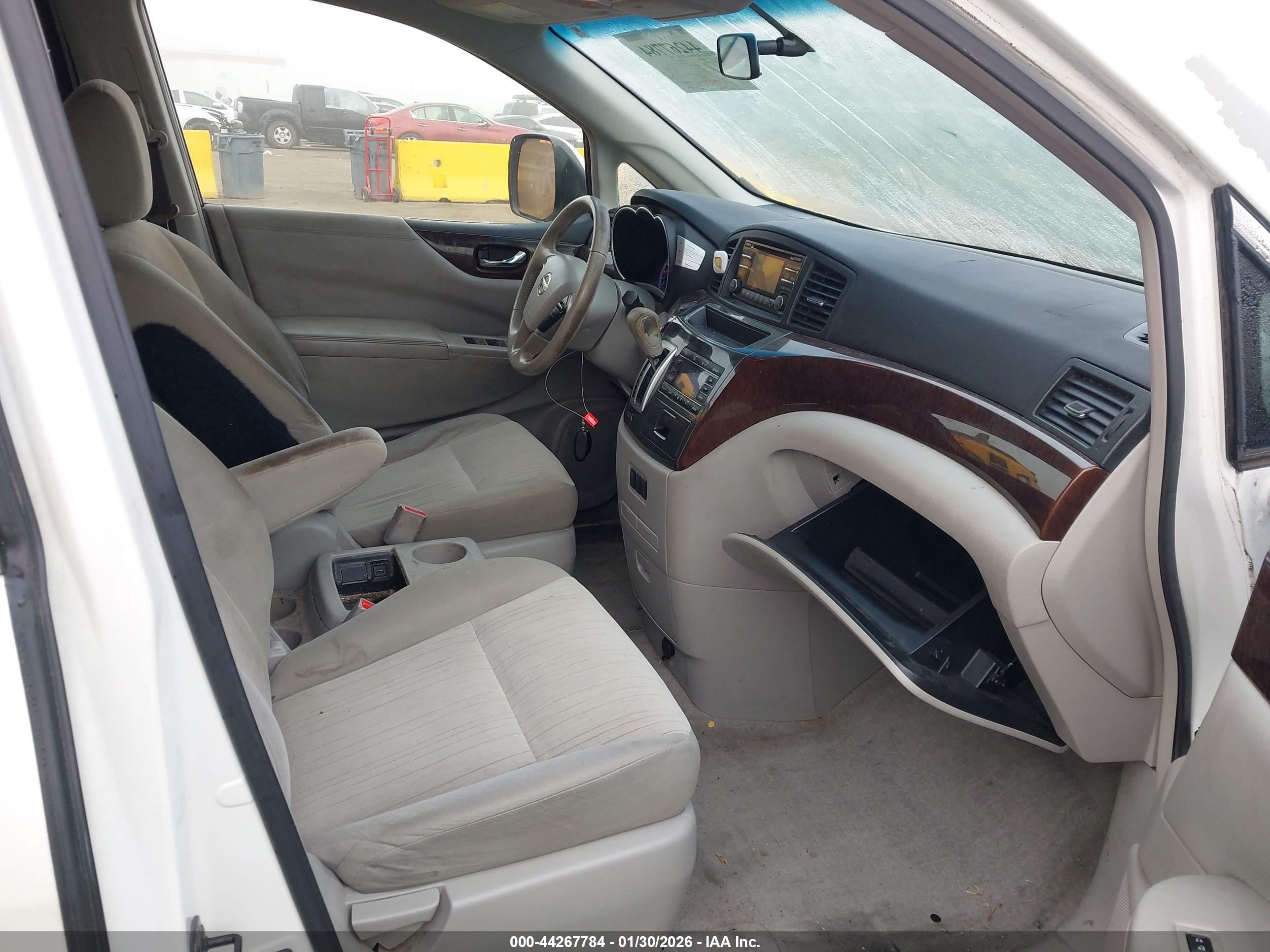NISSAN QUEST image 5
