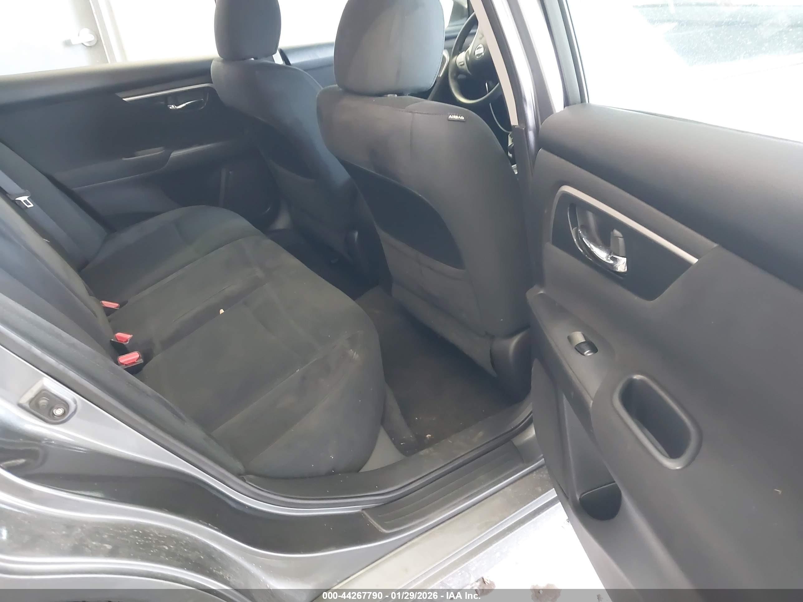 NISSAN ALTIMA image 8