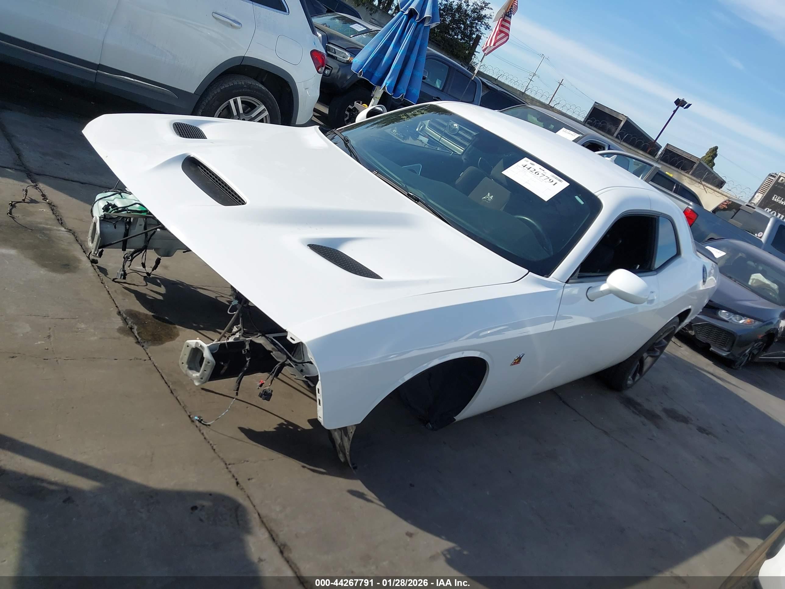 DODGE CHALLENGER image 2