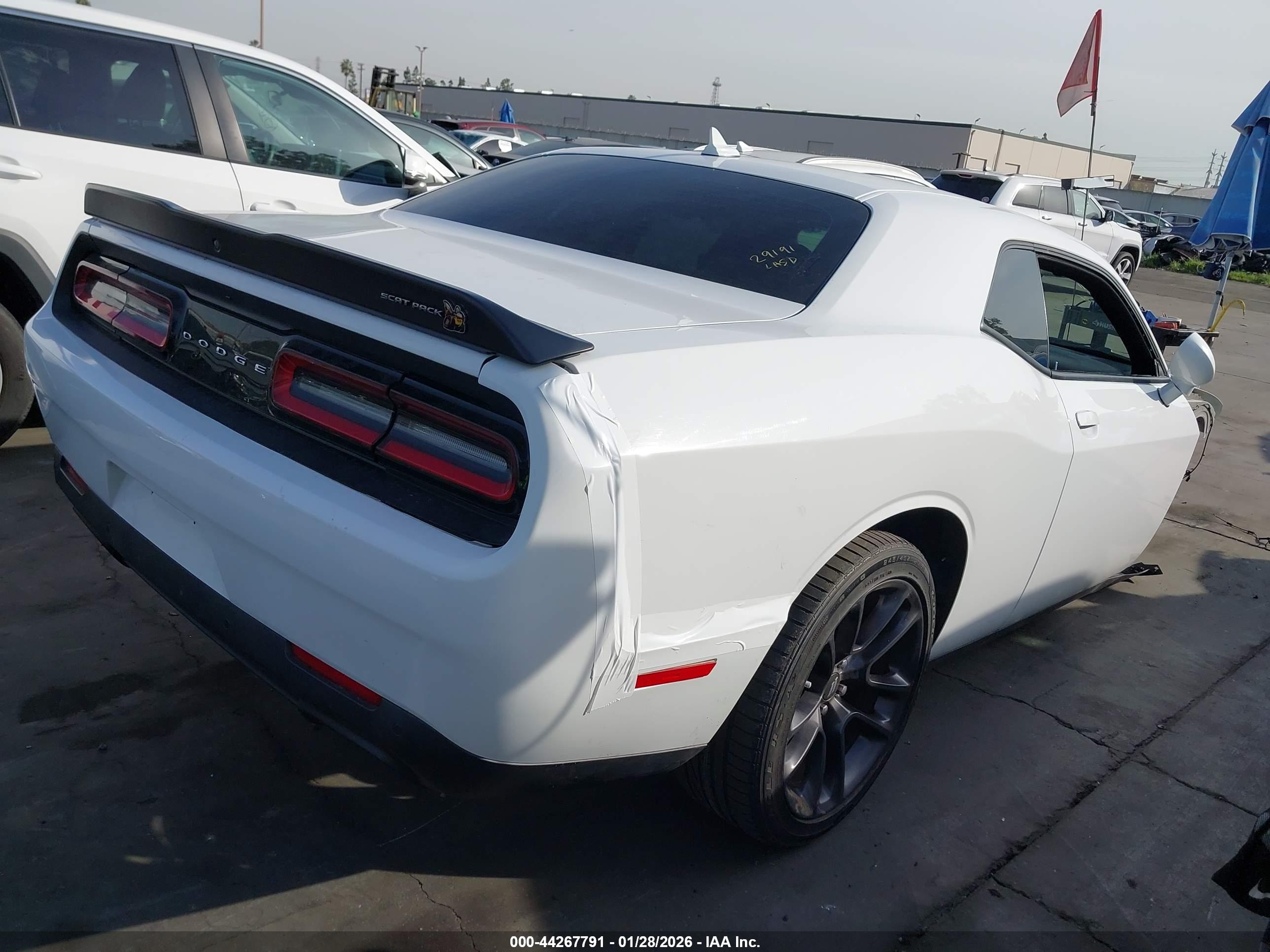 DODGE CHALLENGER image 4