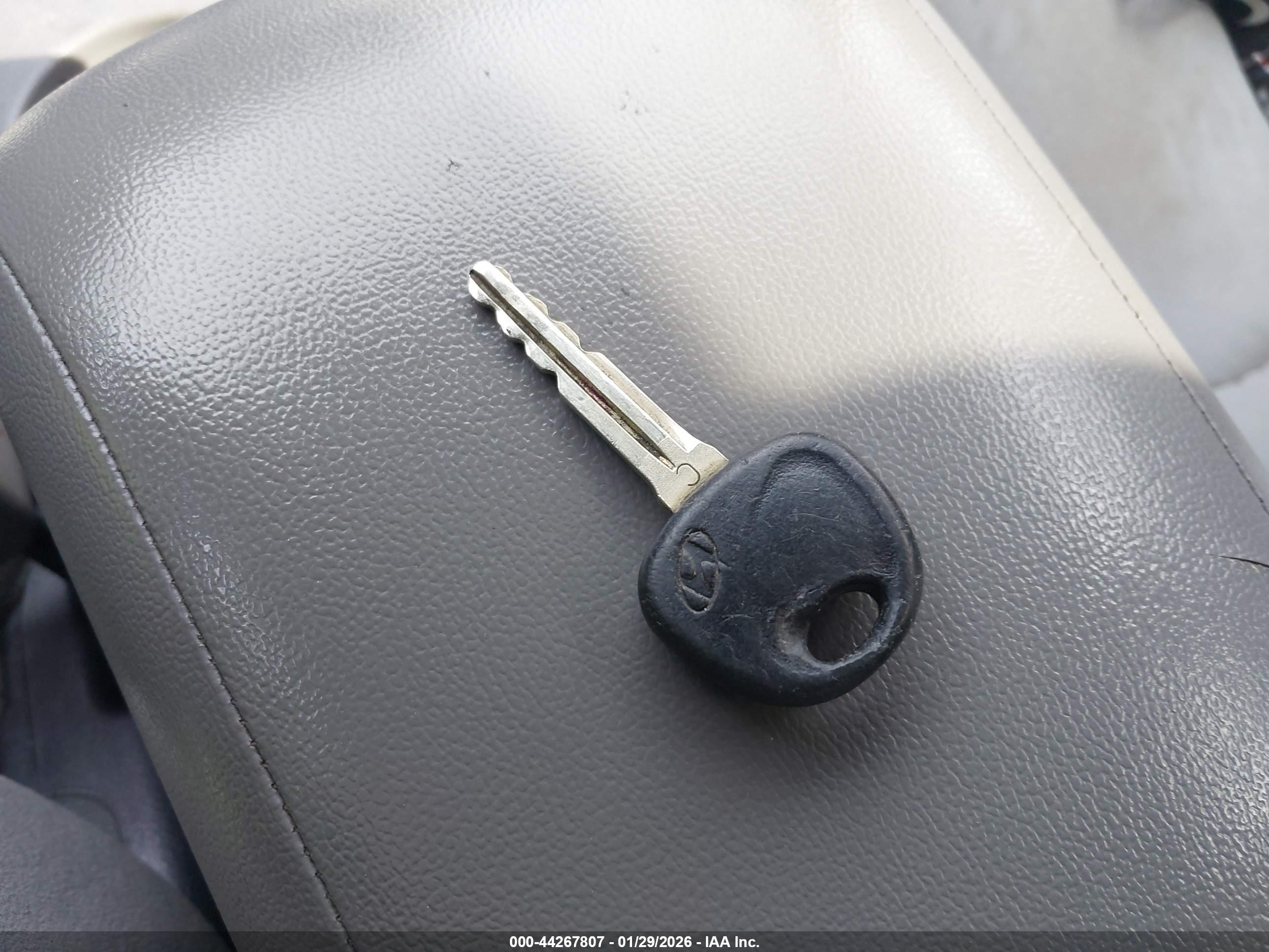 HYUNDAI SANTA image 11