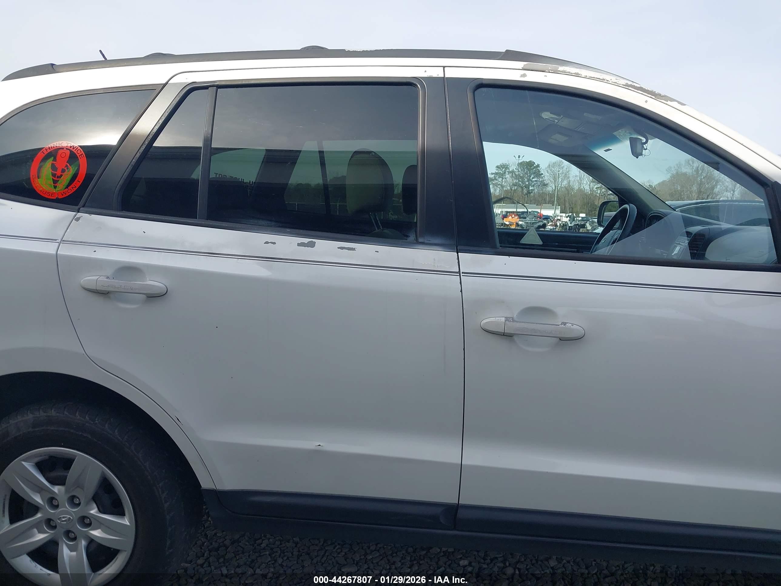 HYUNDAI SANTA image 6