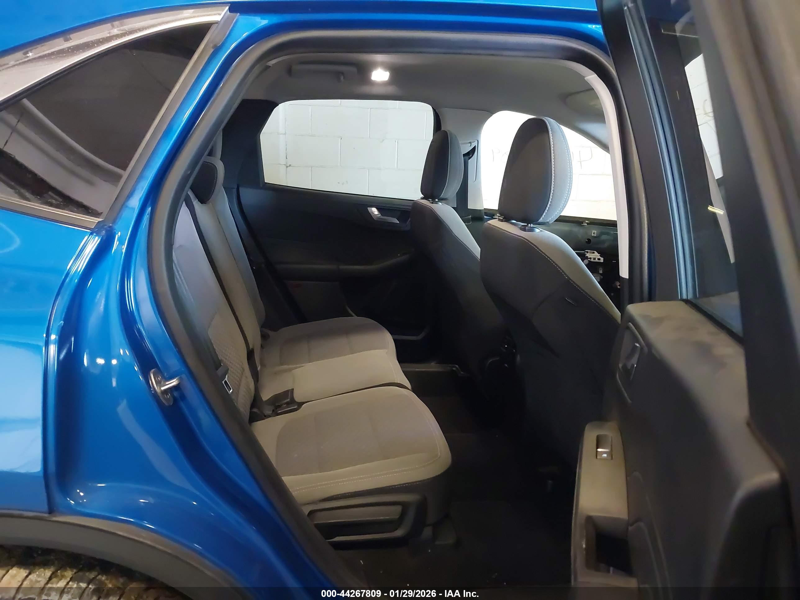 FORD ESCAPE image 8