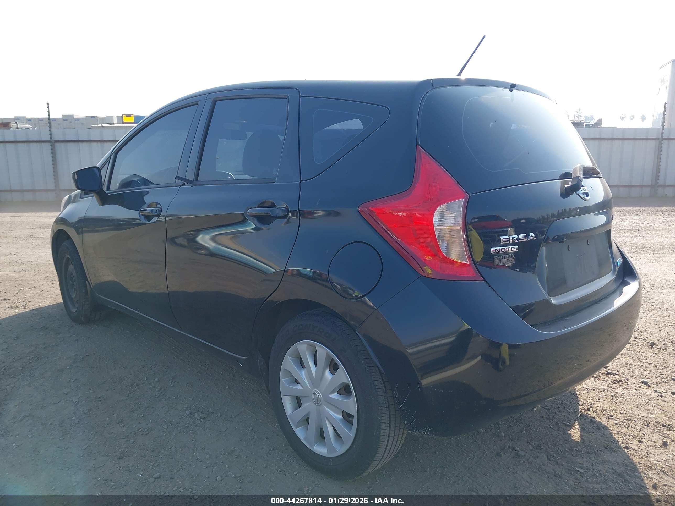 NISSAN VERSA image 3