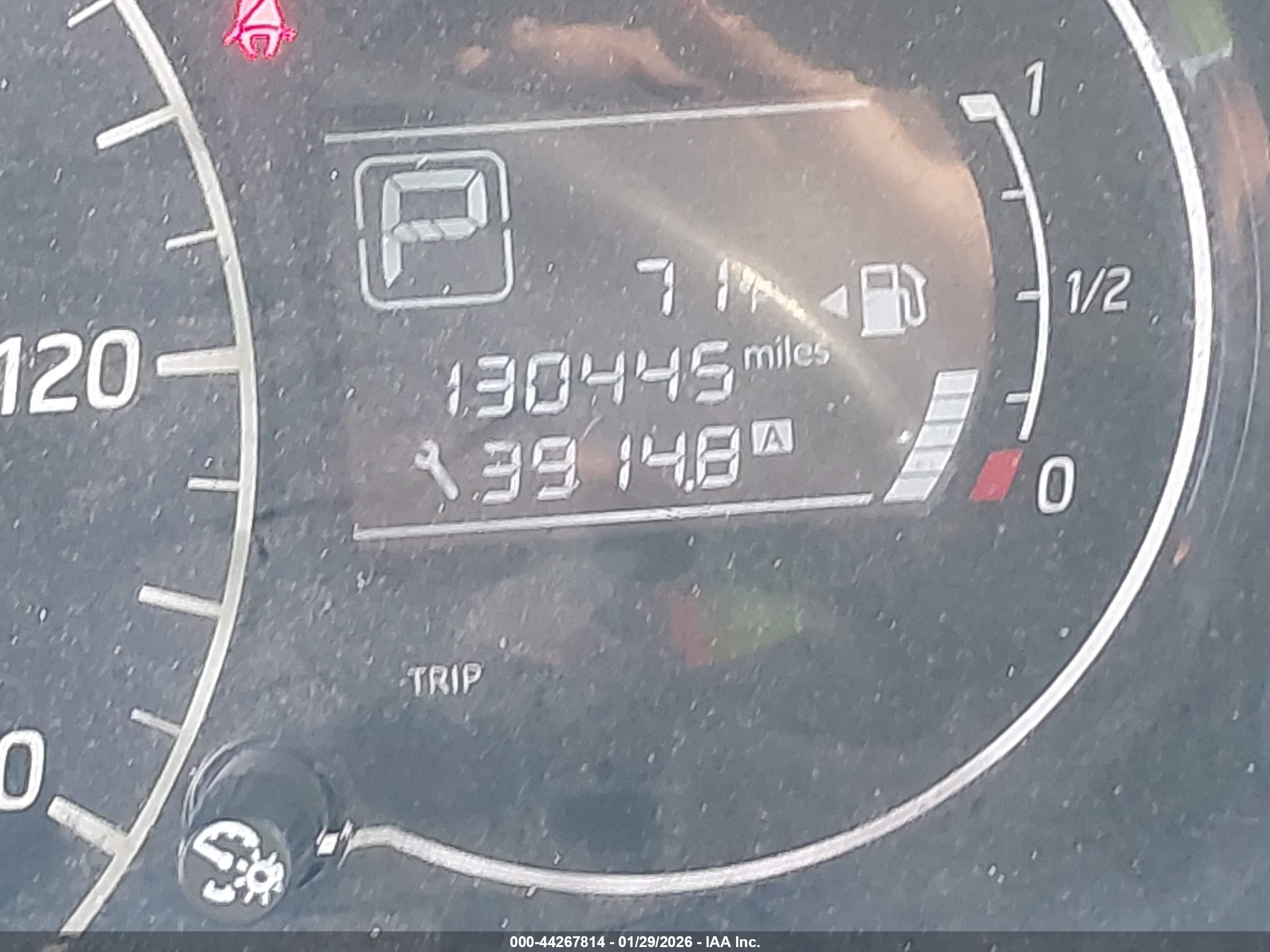 NISSAN VERSA image 7
