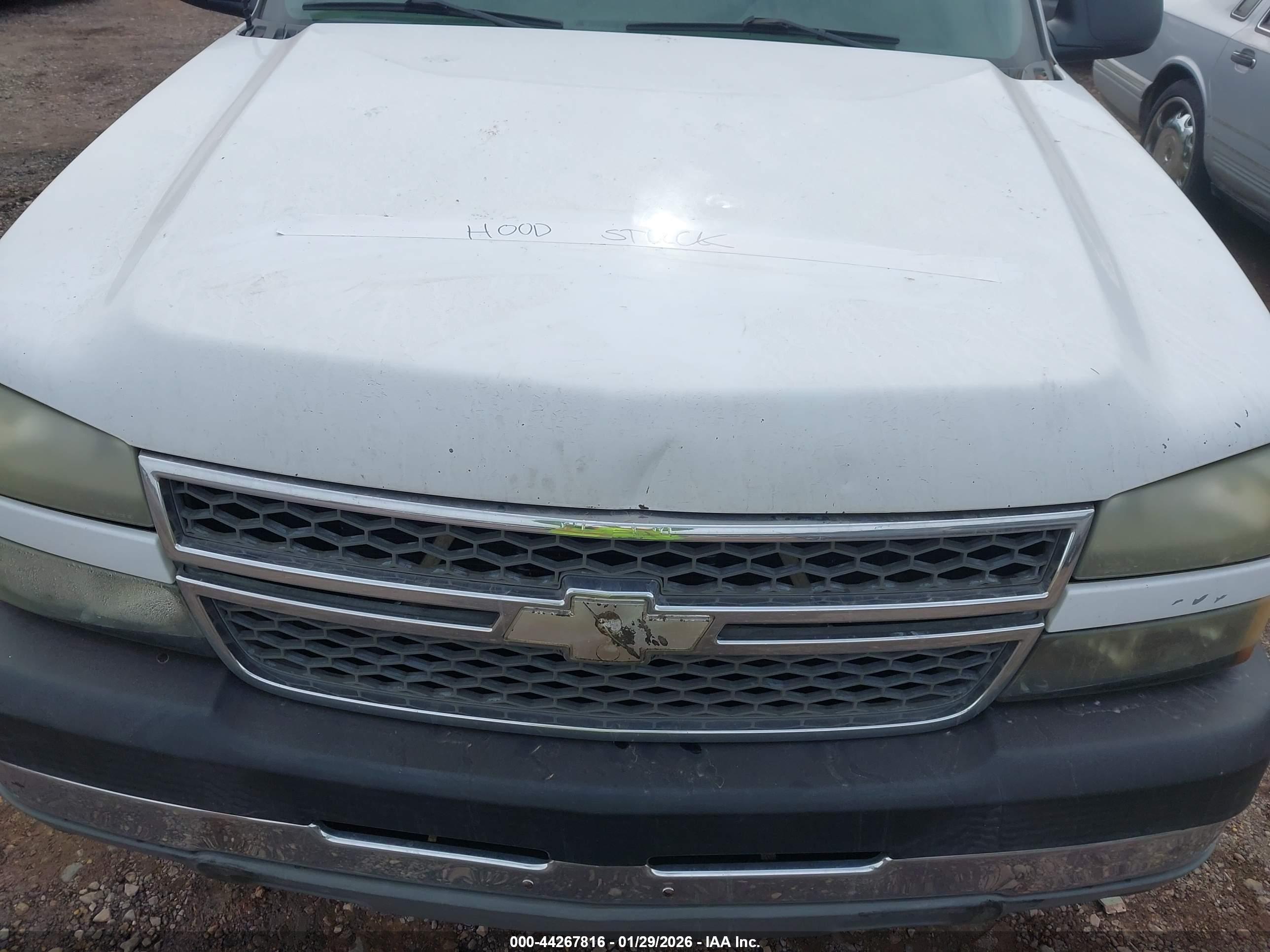 CHEVROLET SILVERADO image 10