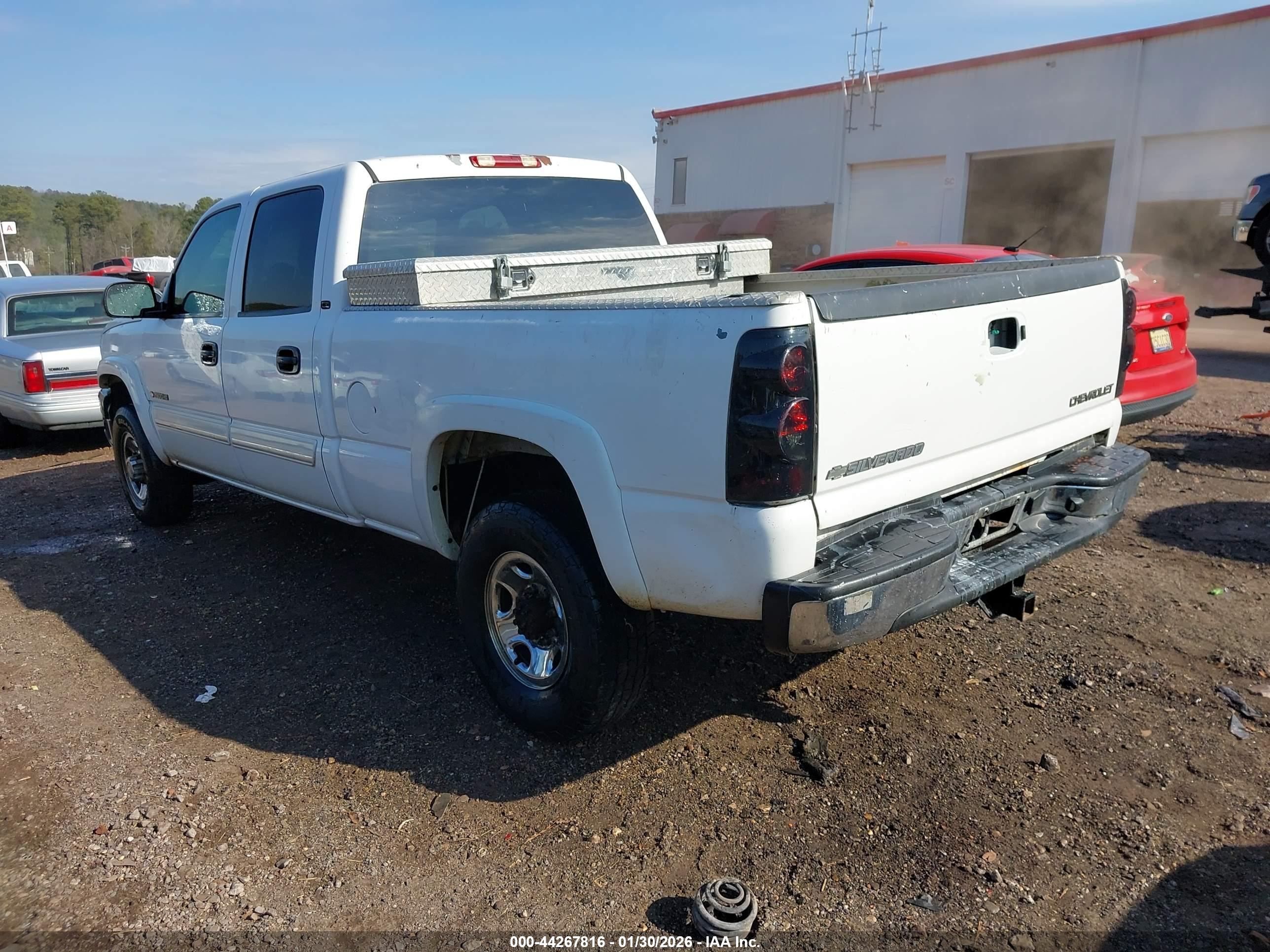 CHEVROLET SILVERADO image 3