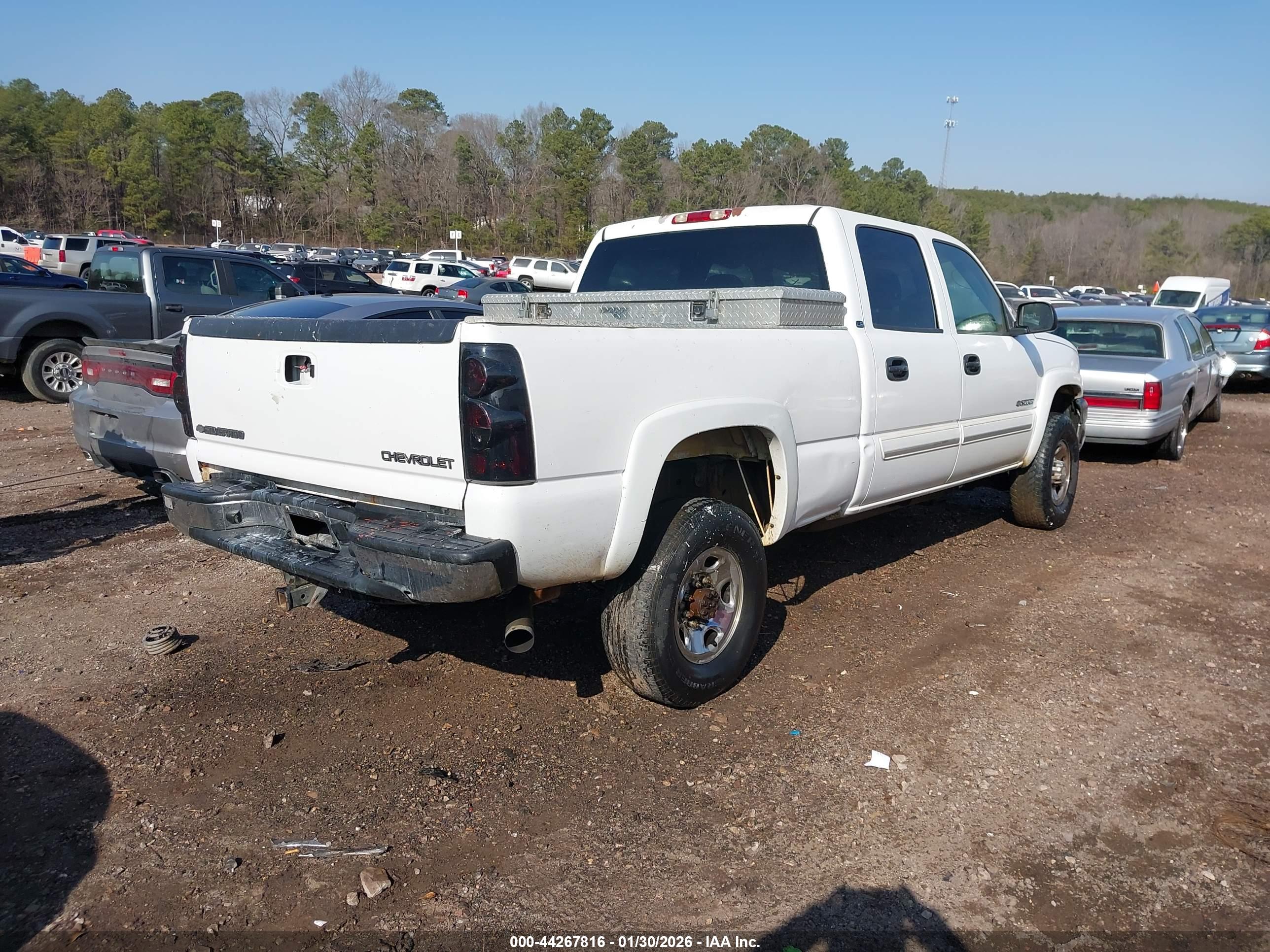 CHEVROLET SILVERADO image 4