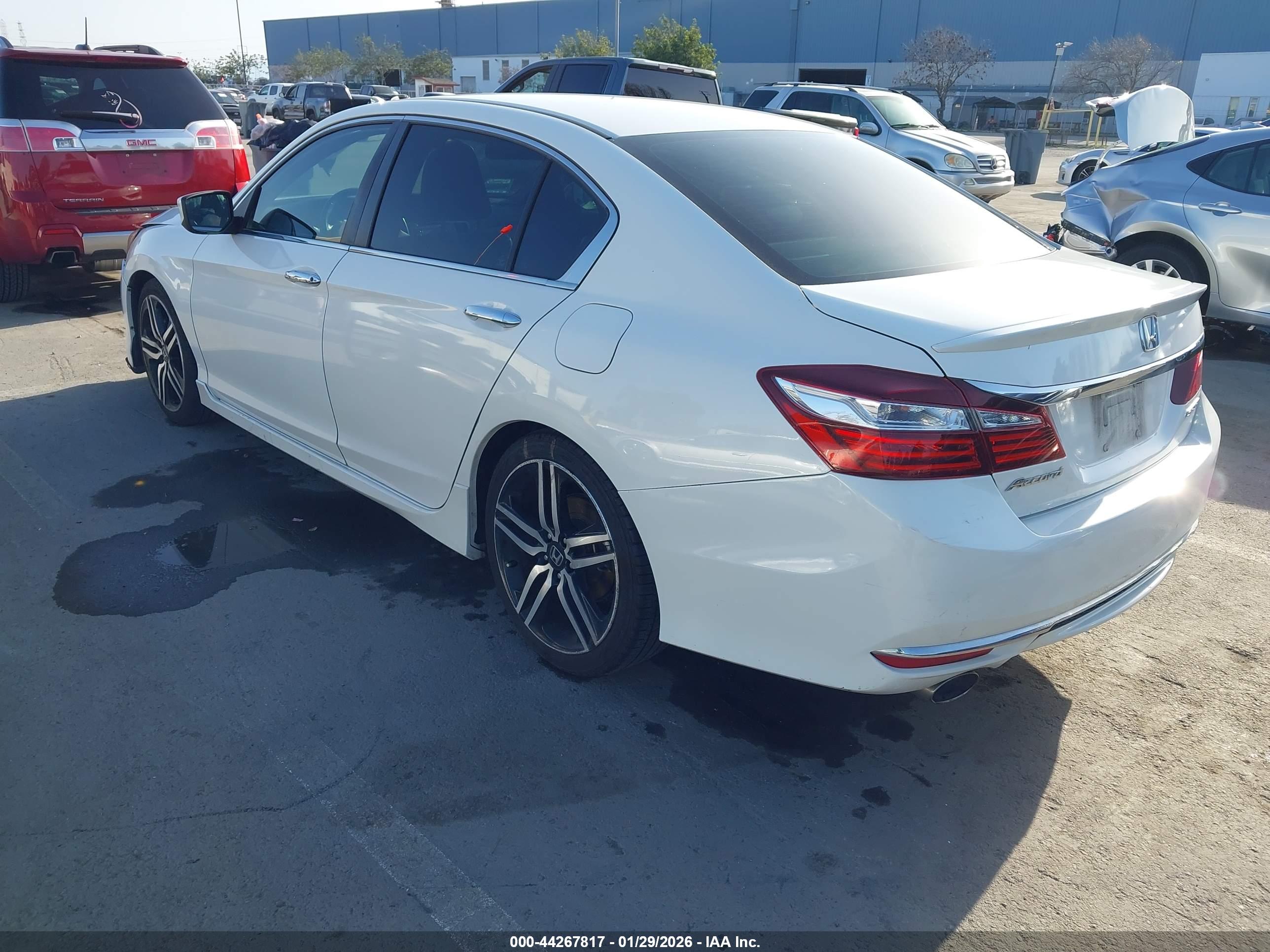 HONDA ACCORD image 3