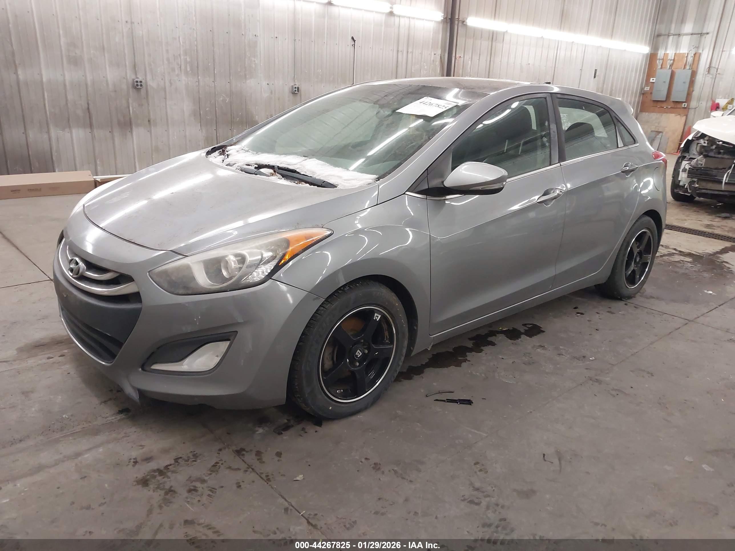 HYUNDAI ELANTRA image 2