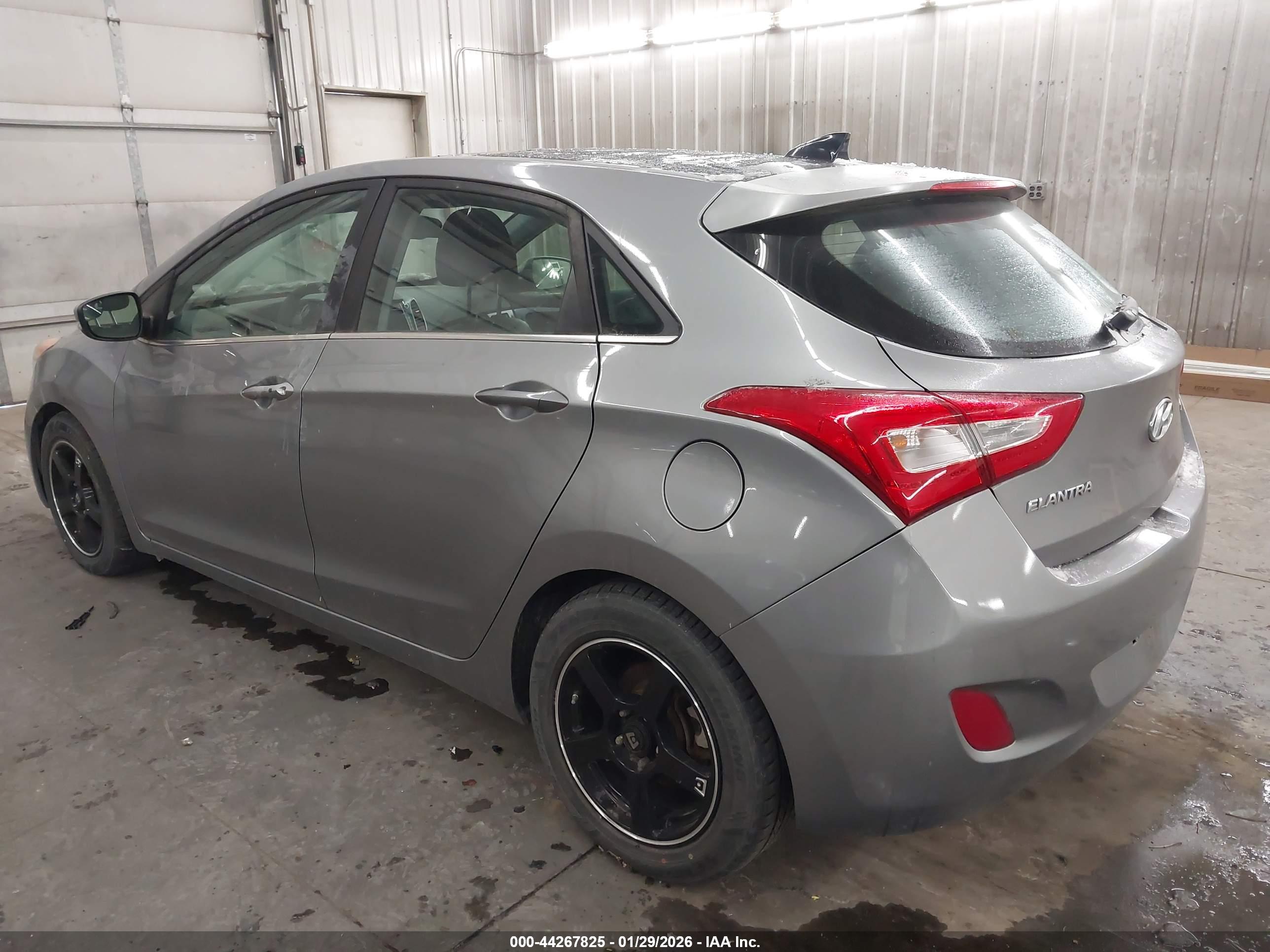 HYUNDAI ELANTRA image 3