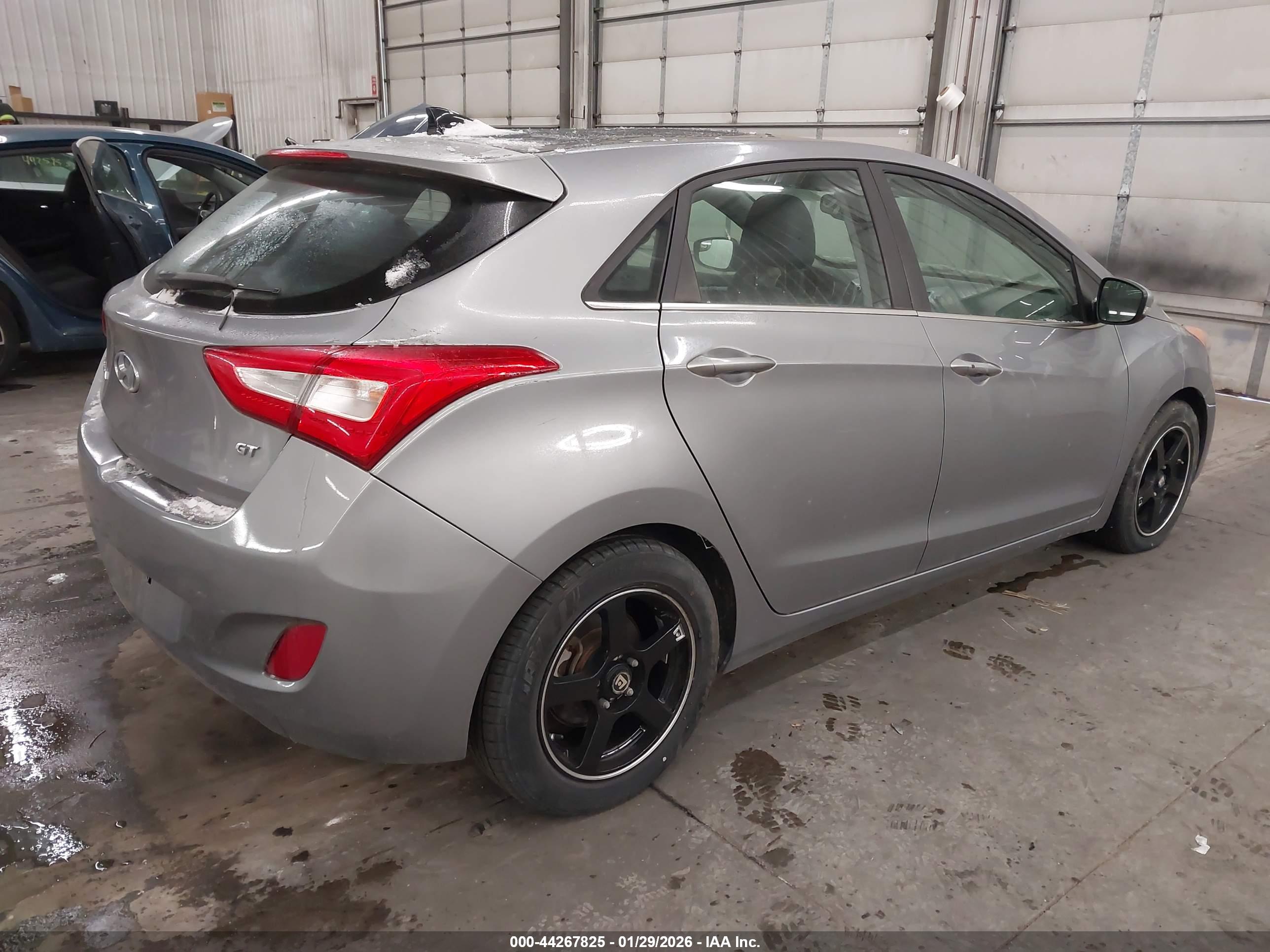 HYUNDAI ELANTRA image 4