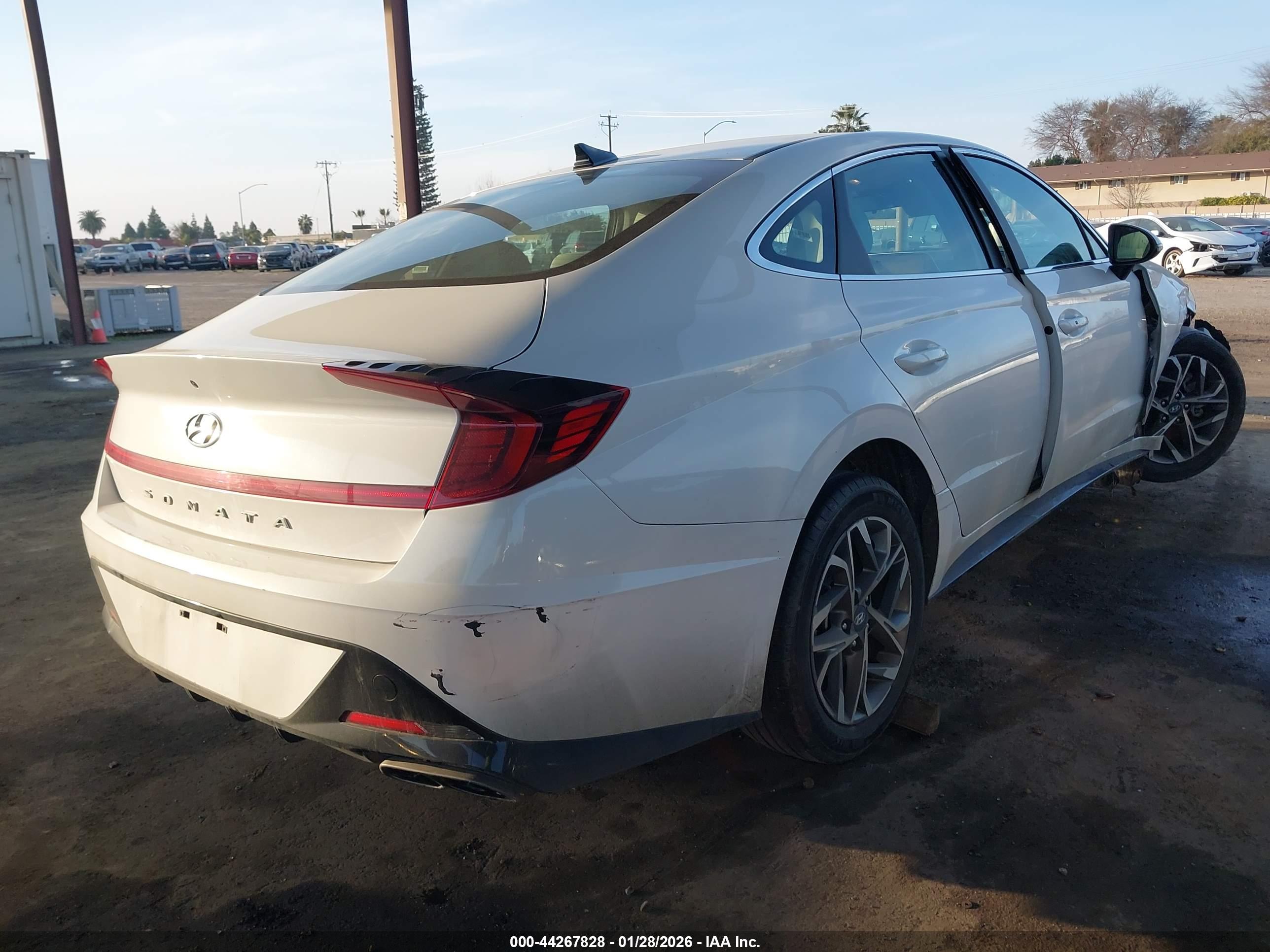 HYUNDAI SONATA image 4