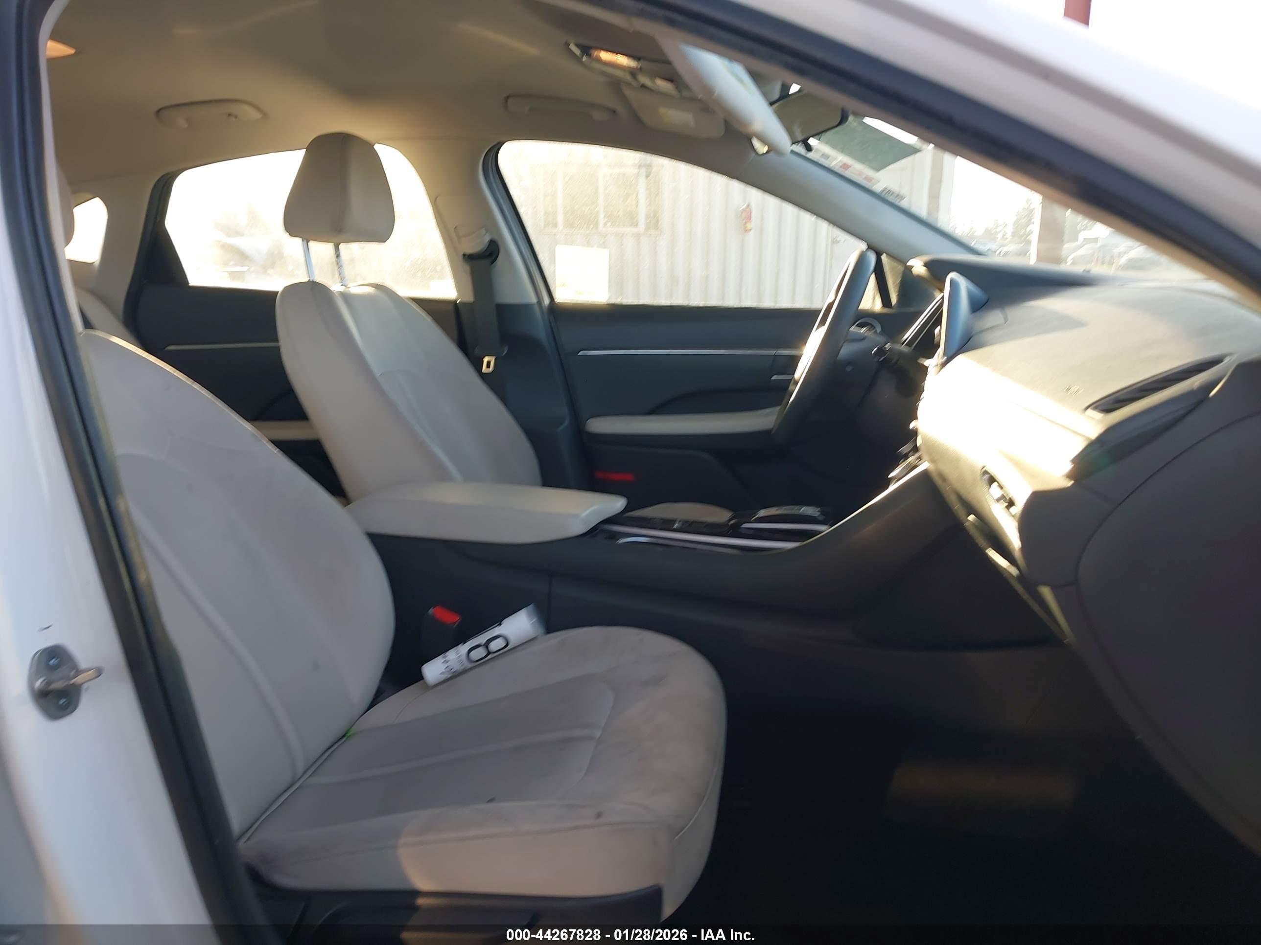 HYUNDAI SONATA image 5
