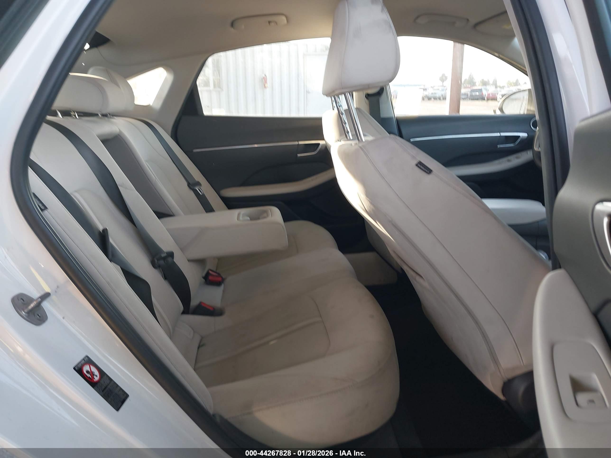 HYUNDAI SONATA image 8