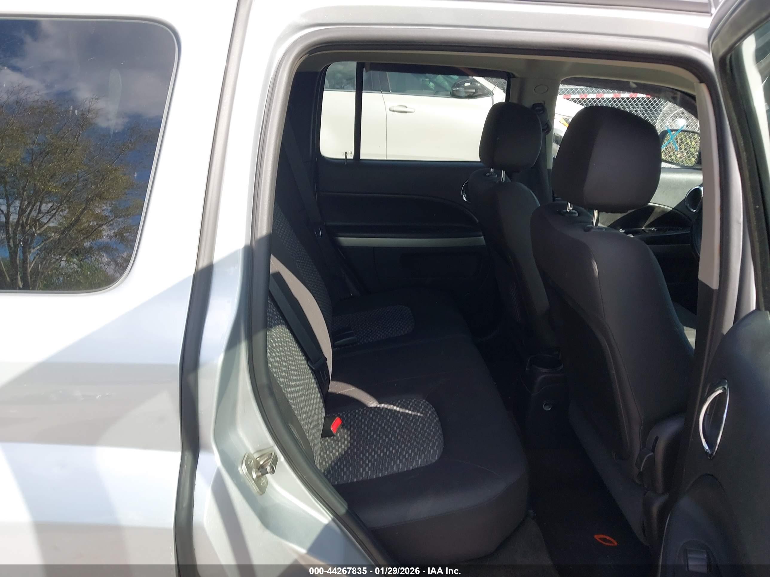 CHEVROLET HHR image 8