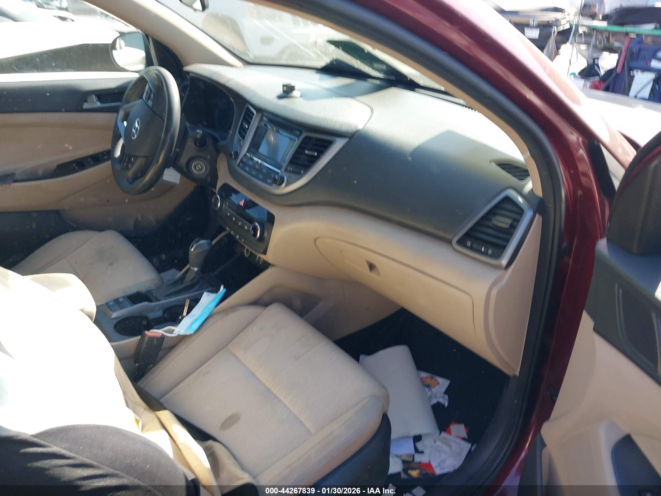 HYUNDAI TUCSON image 5