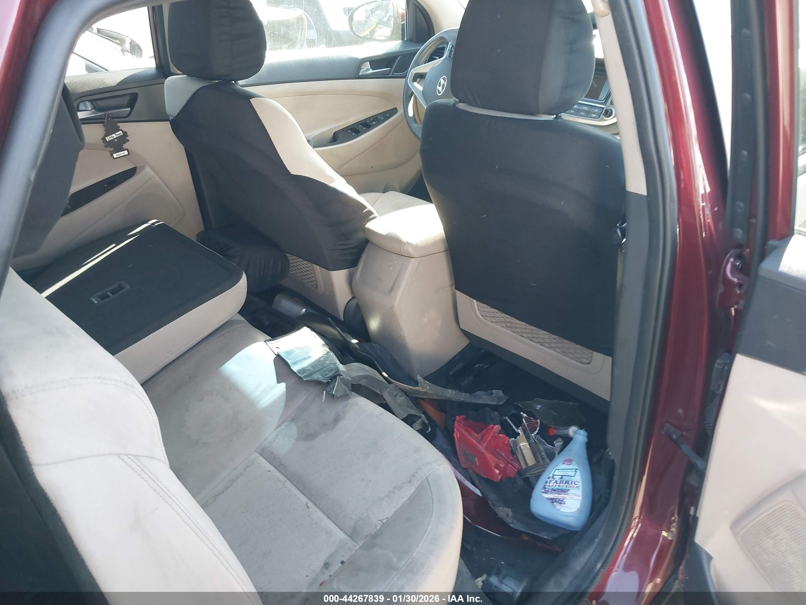 HYUNDAI TUCSON image 8