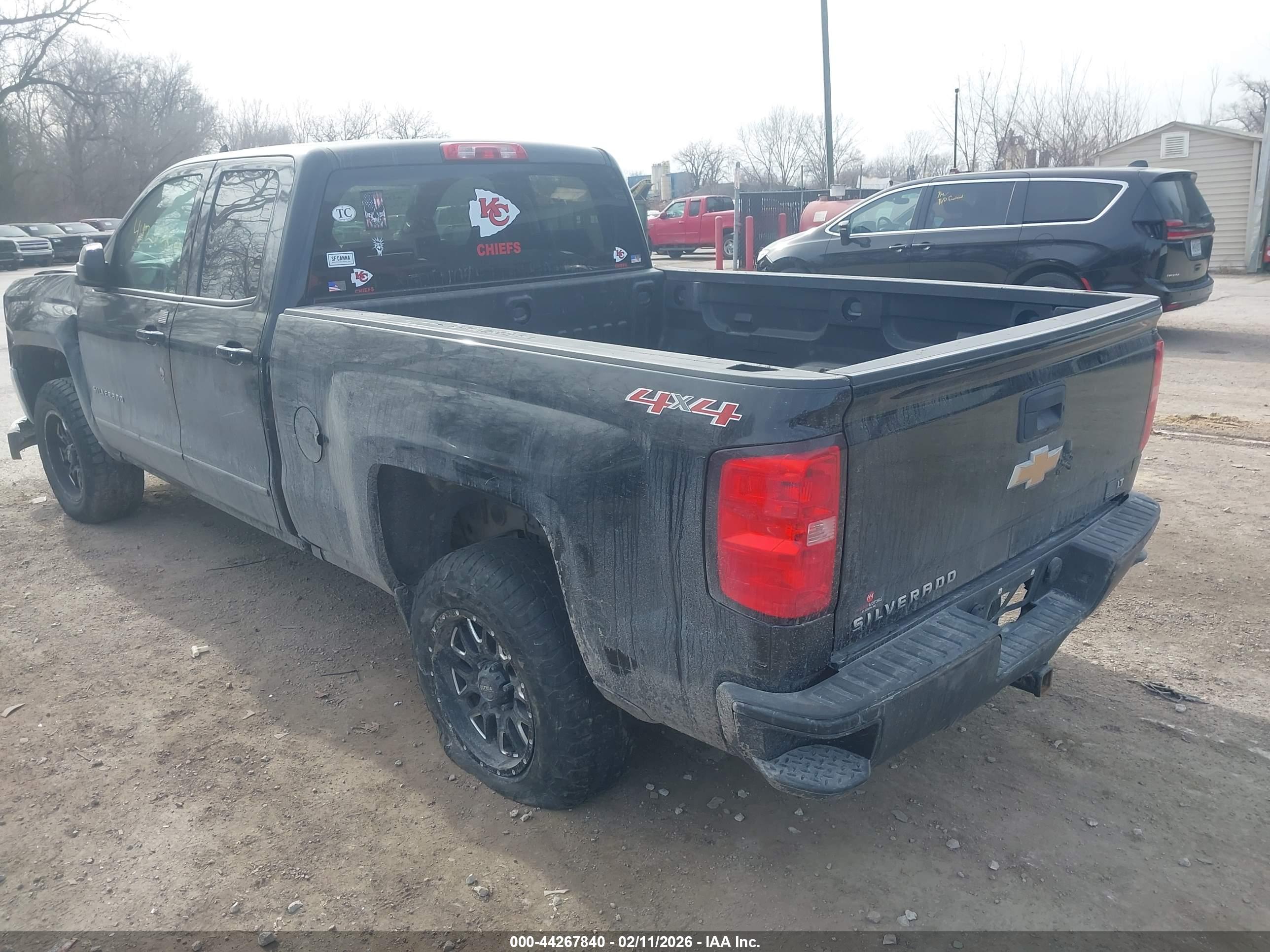 CHEVROLET SILVERADO image 3