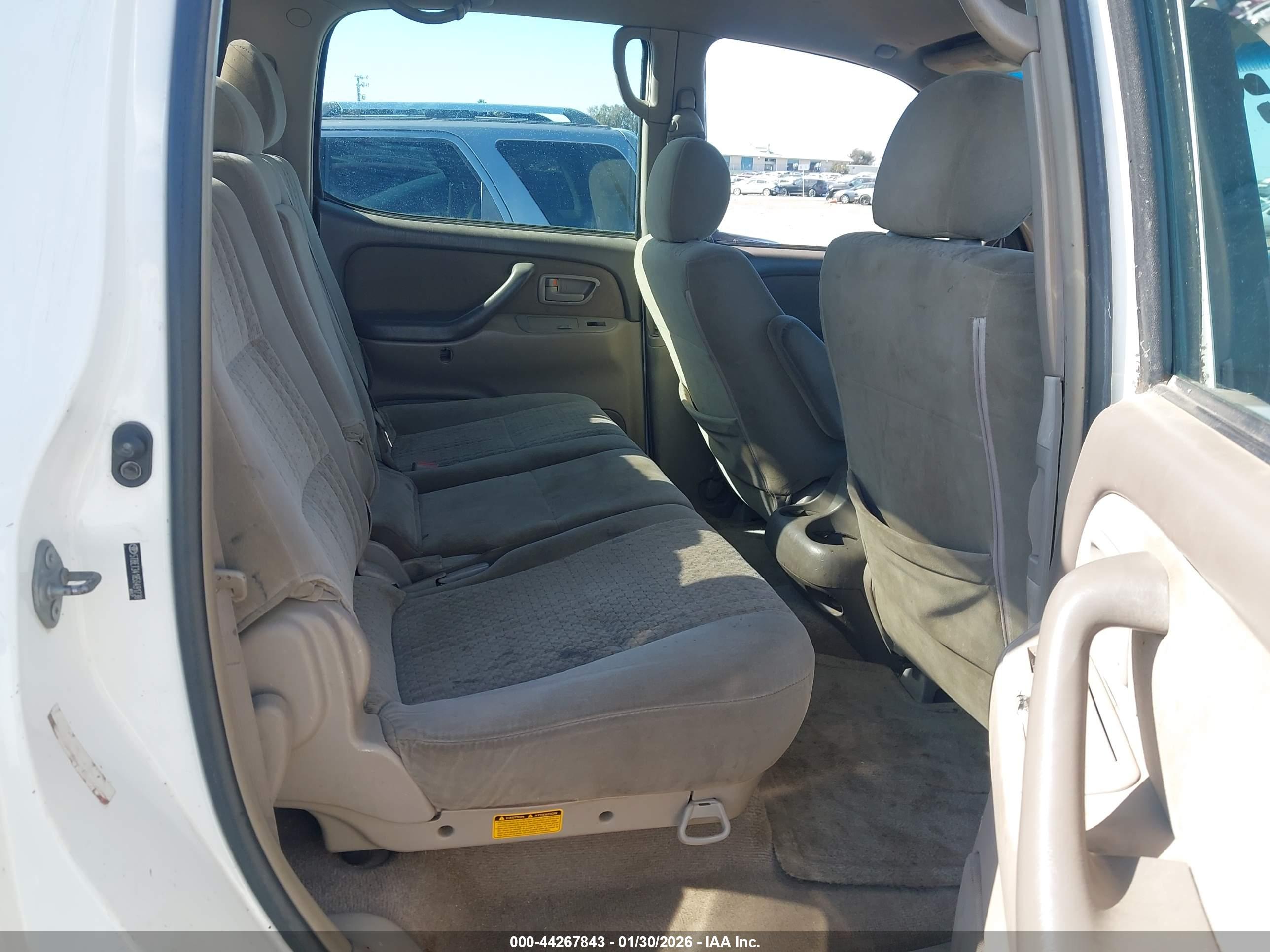 TOYOTA TUNDRA image 8