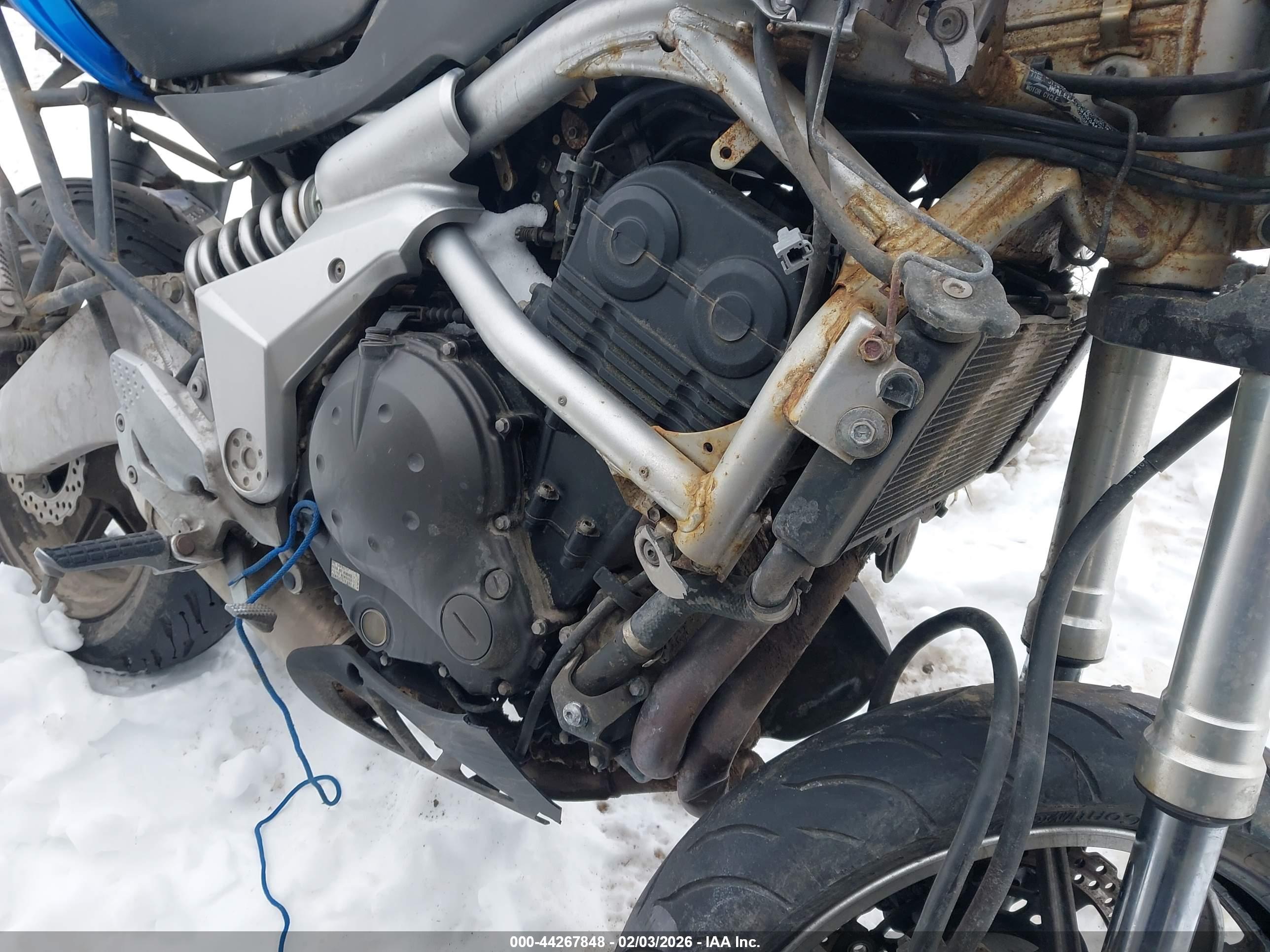 KAWASAKI LE650 image 8