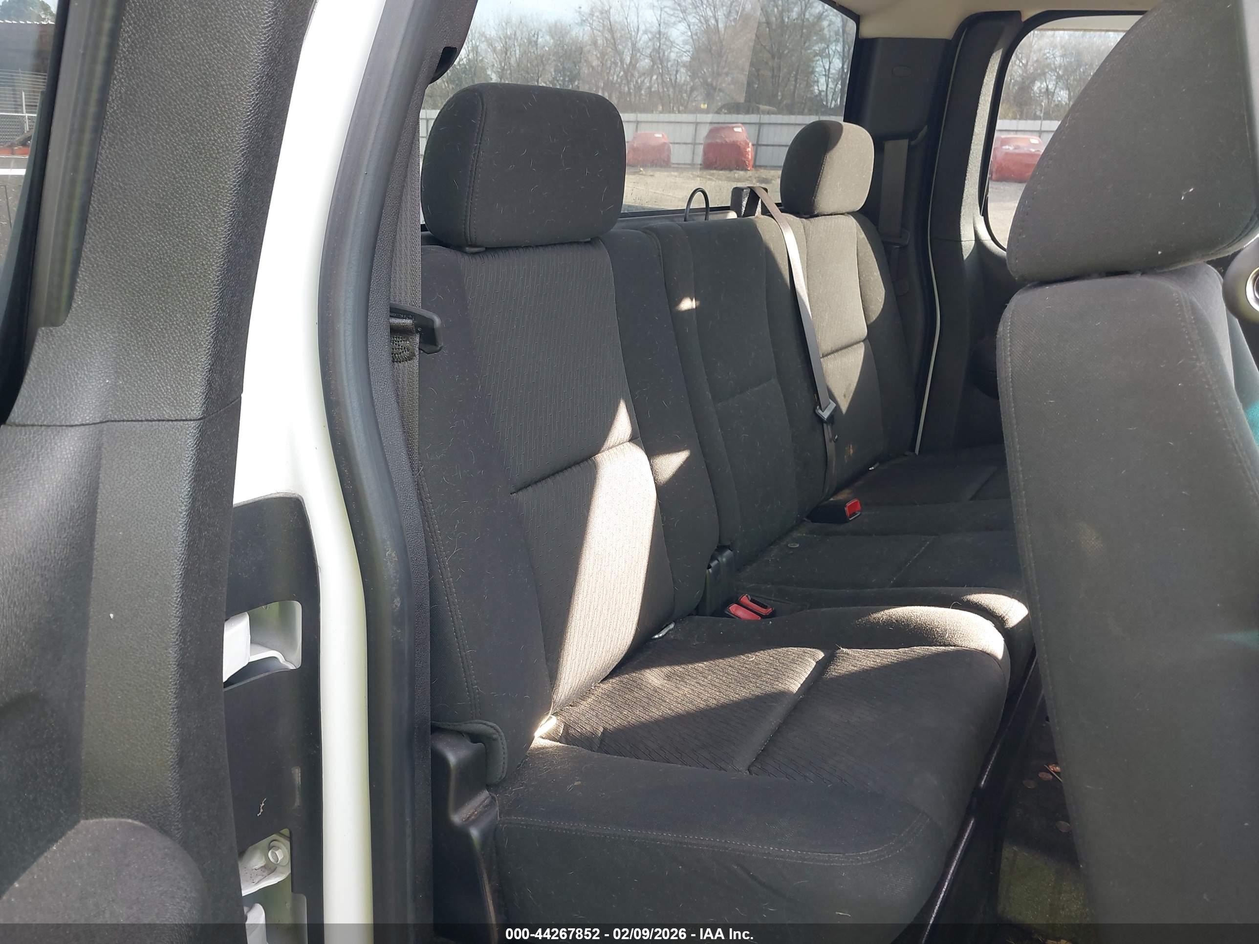 CHEVROLET SILVERADO image 8