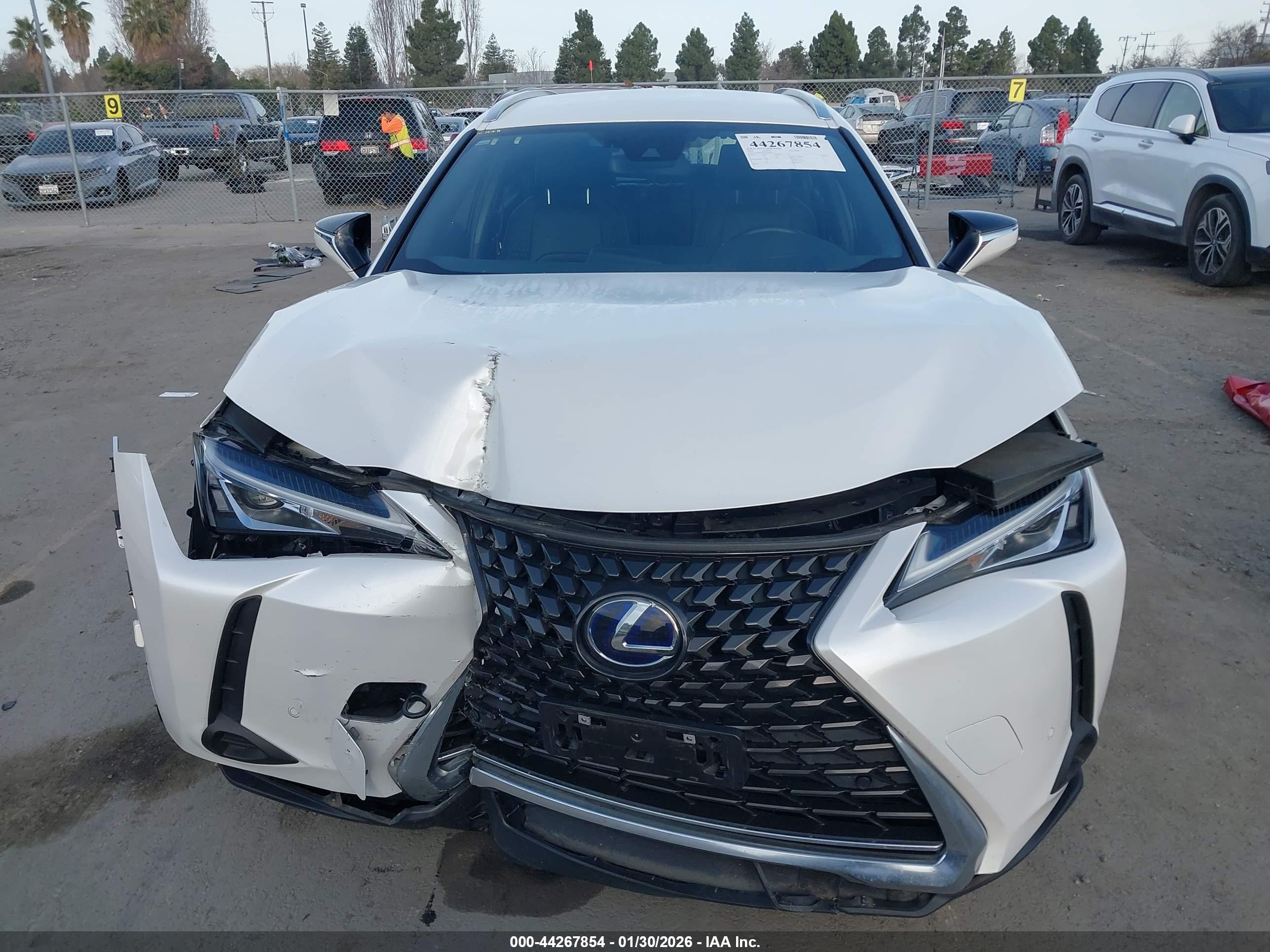 LEXUS UX image 6