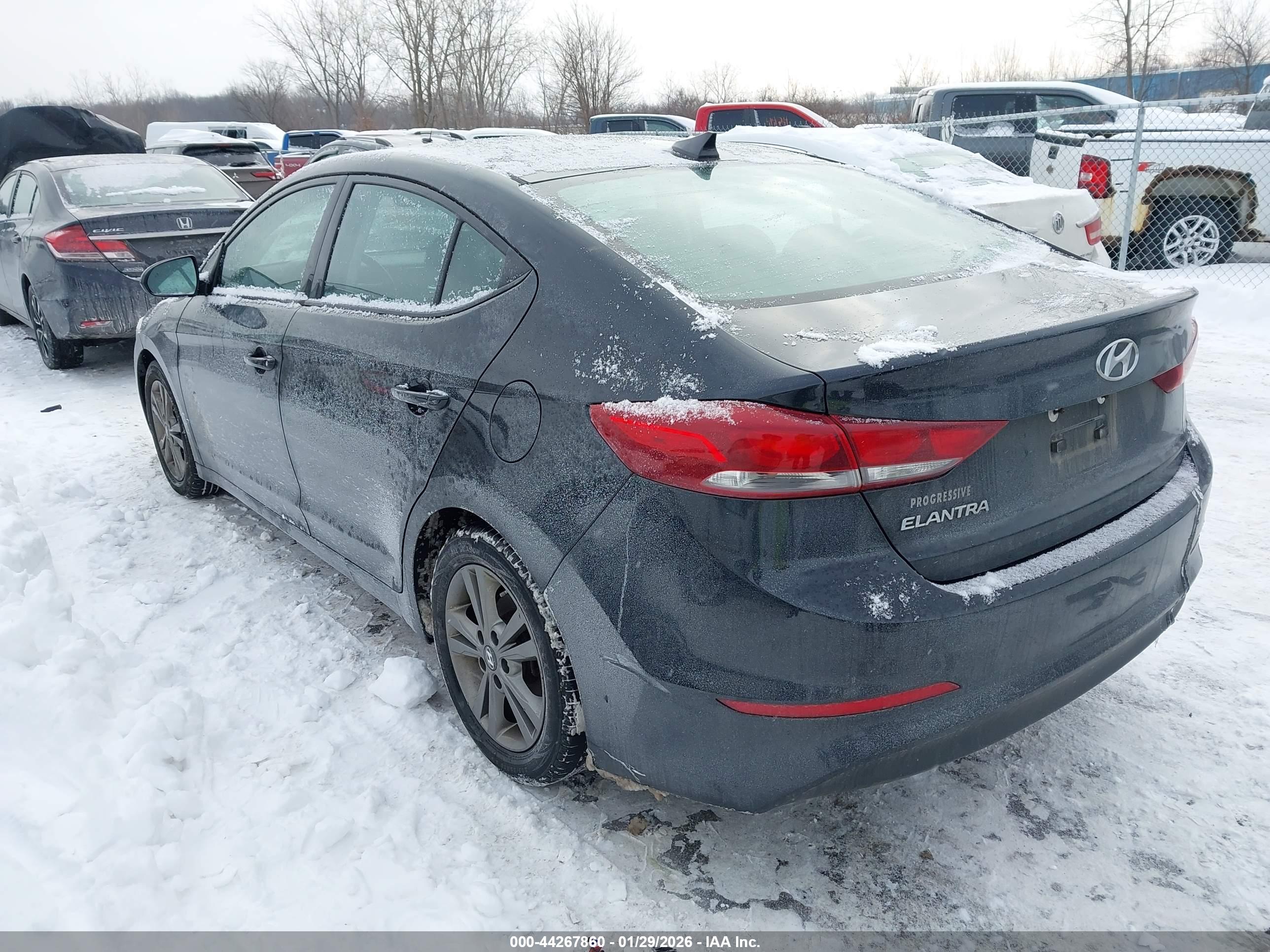 HYUNDAI ELANTRA image 3