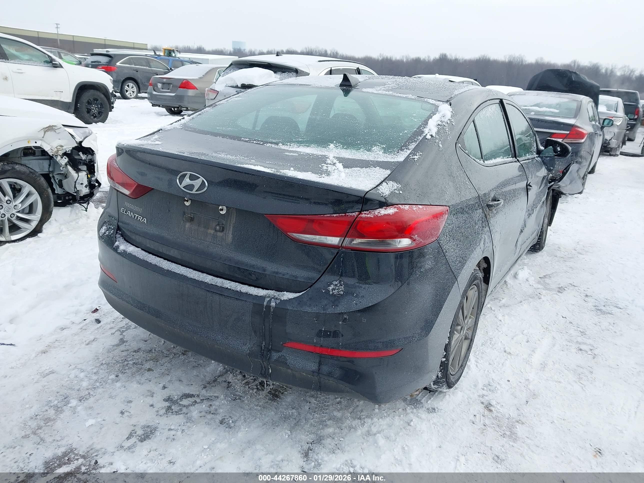 HYUNDAI ELANTRA image 4