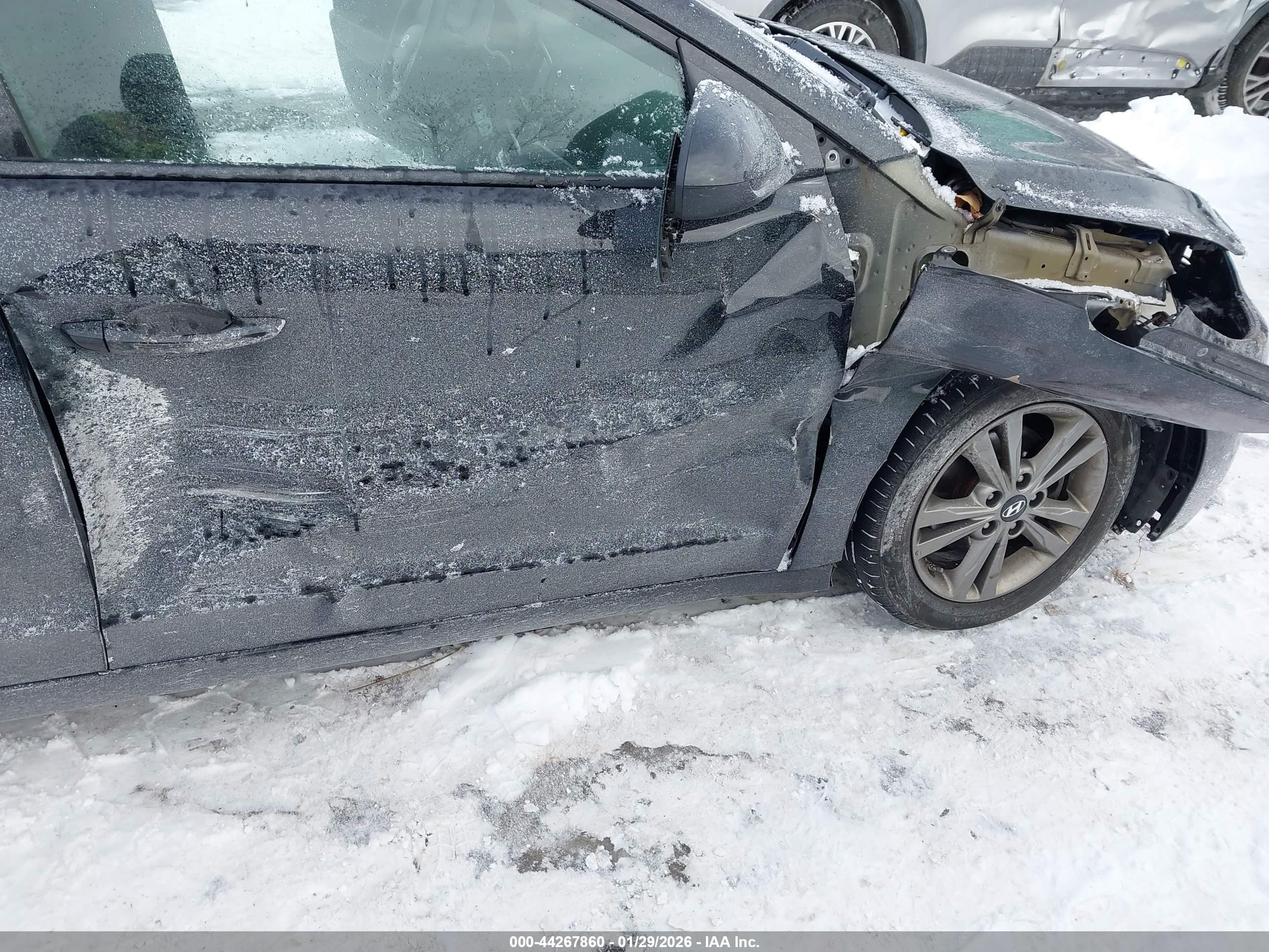 HYUNDAI ELANTRA image 6