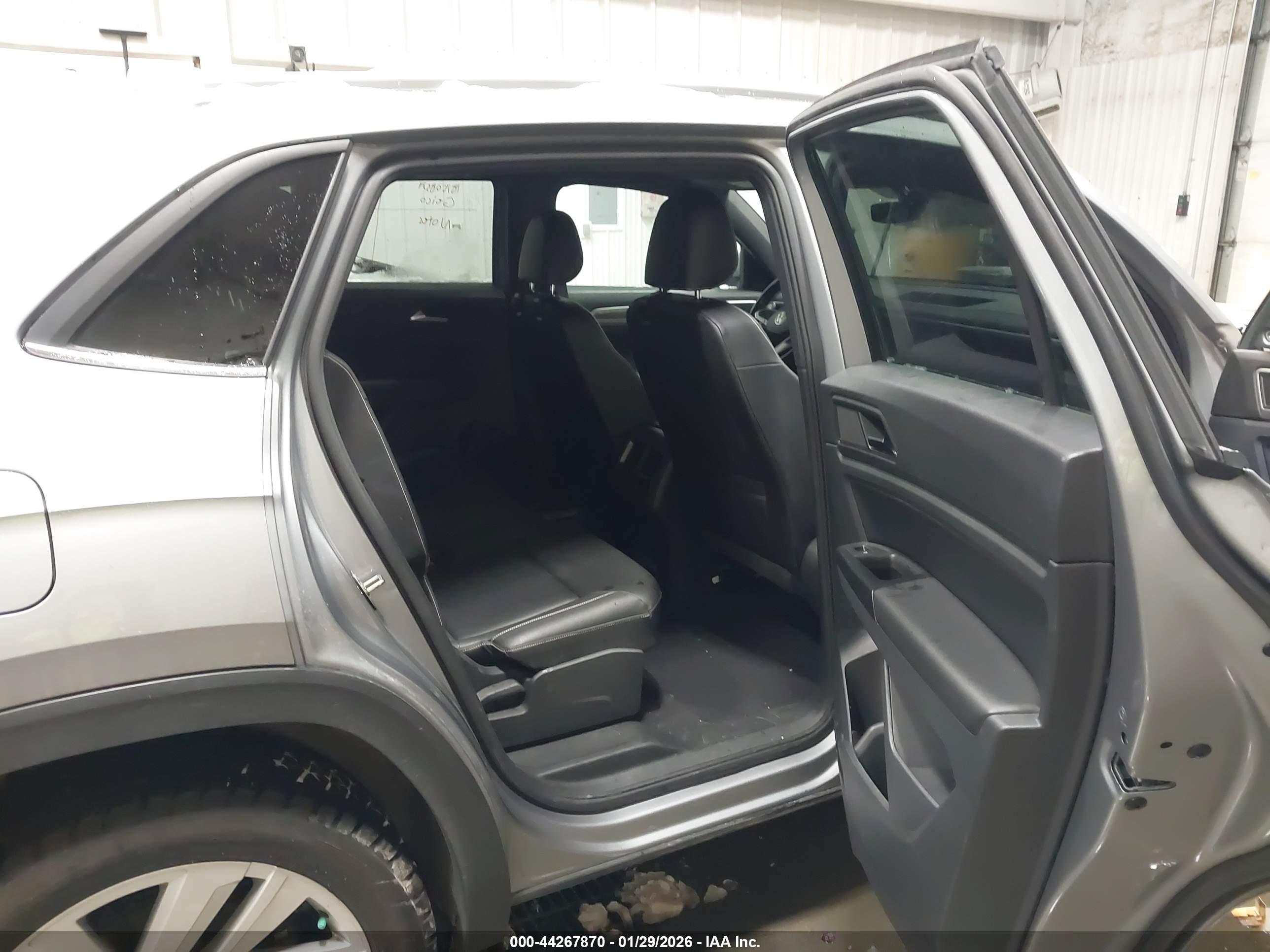 VOLKSWAGEN ATLAS image 8