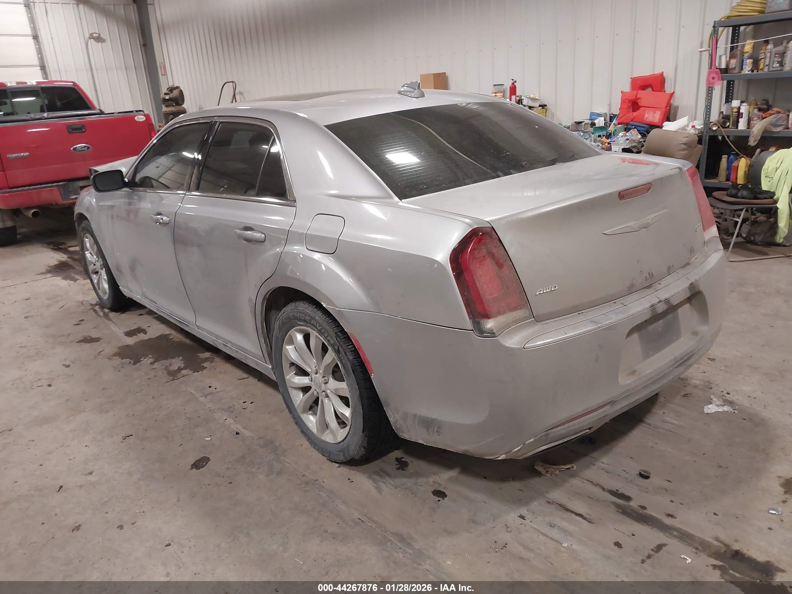 CHRYSLER 300 image 3