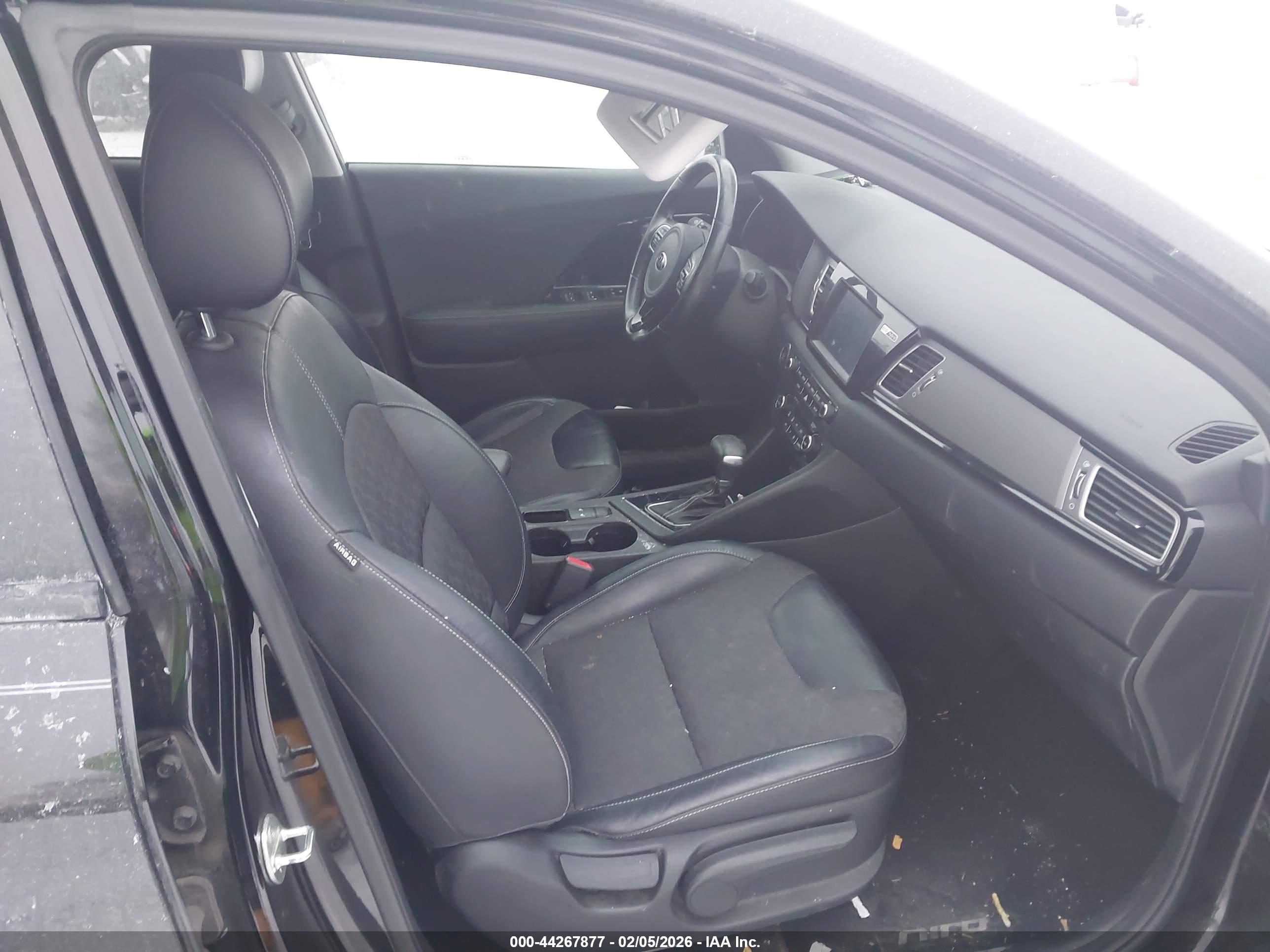 KIA NIRO image 5