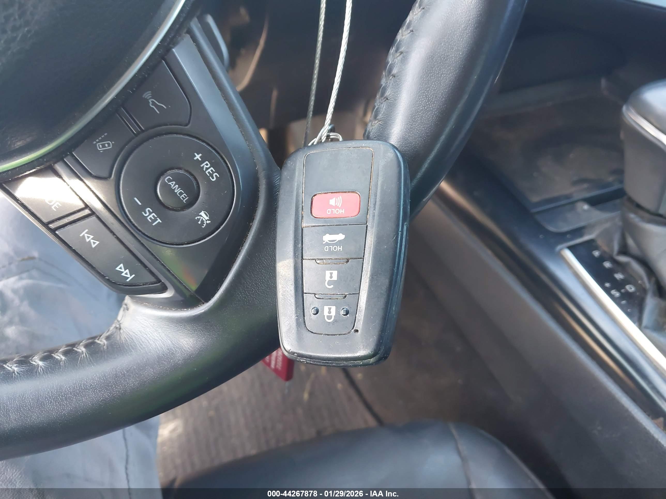 TOYOTA CAMRY image 11