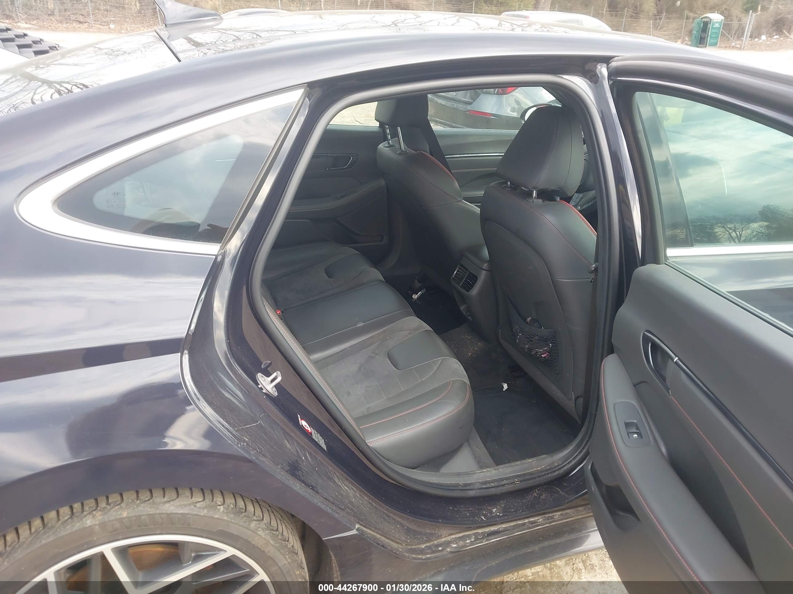 HYUNDAI SONATA image 8